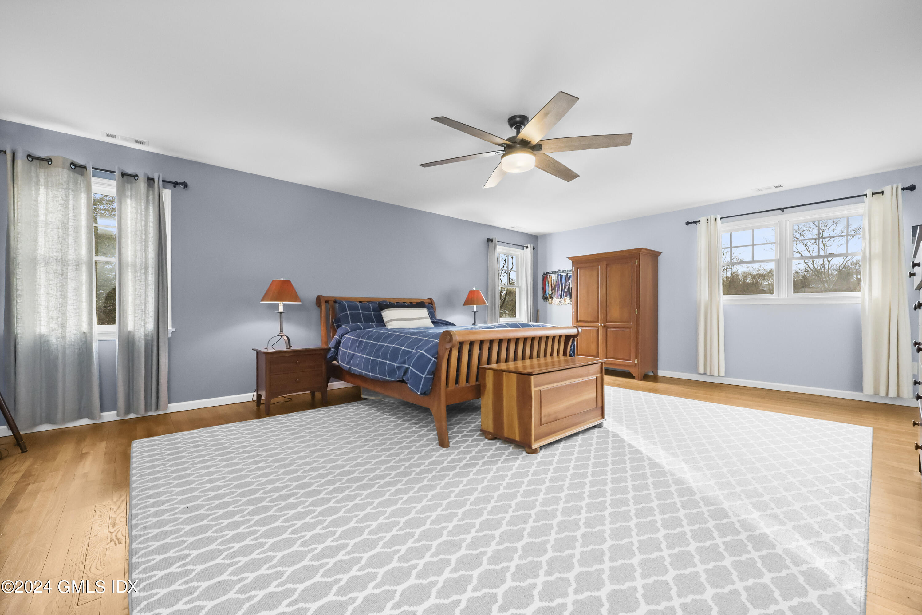 34 Loading Rock Road