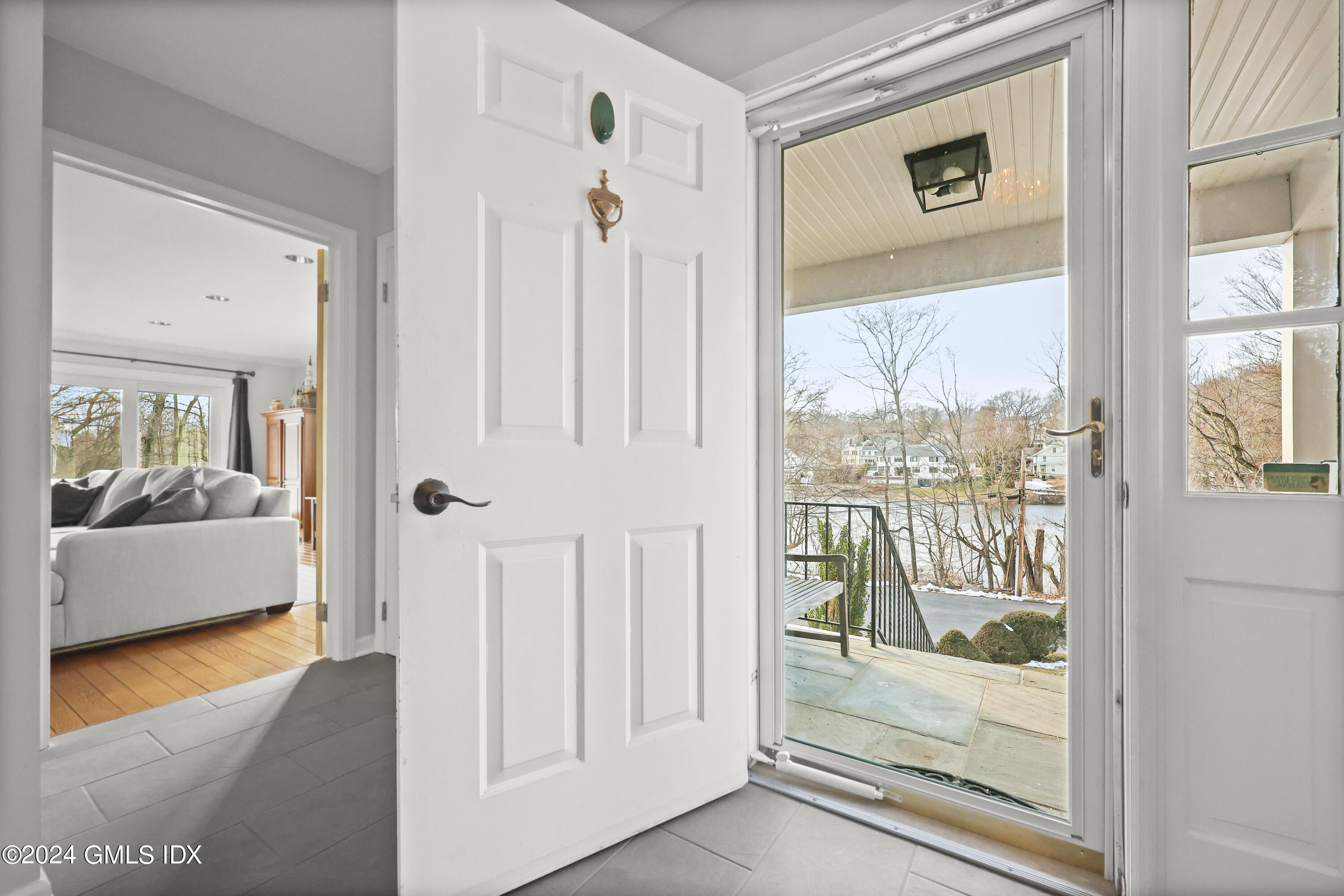 34 Loading Rock Road