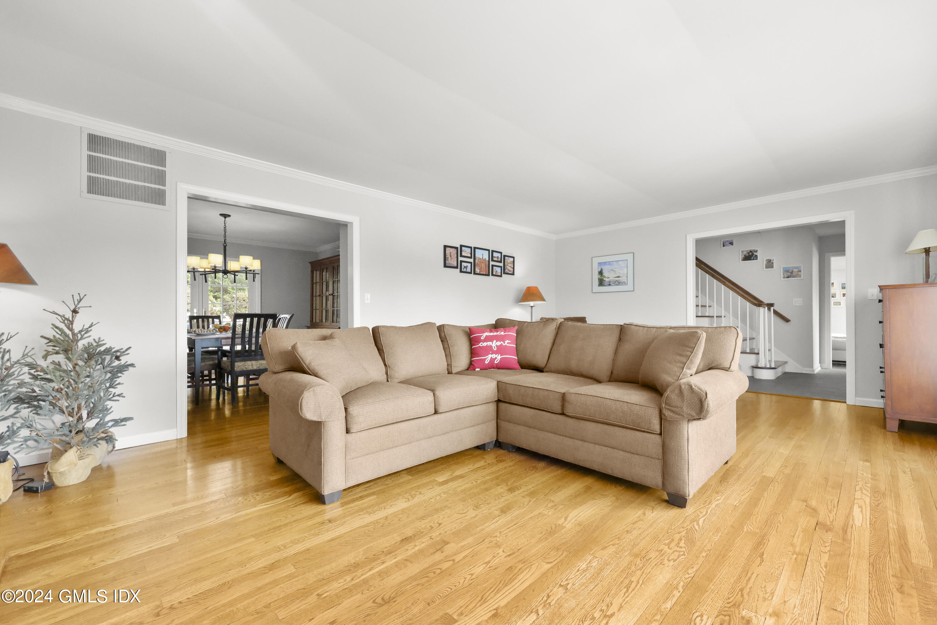 34 Loading Rock Road