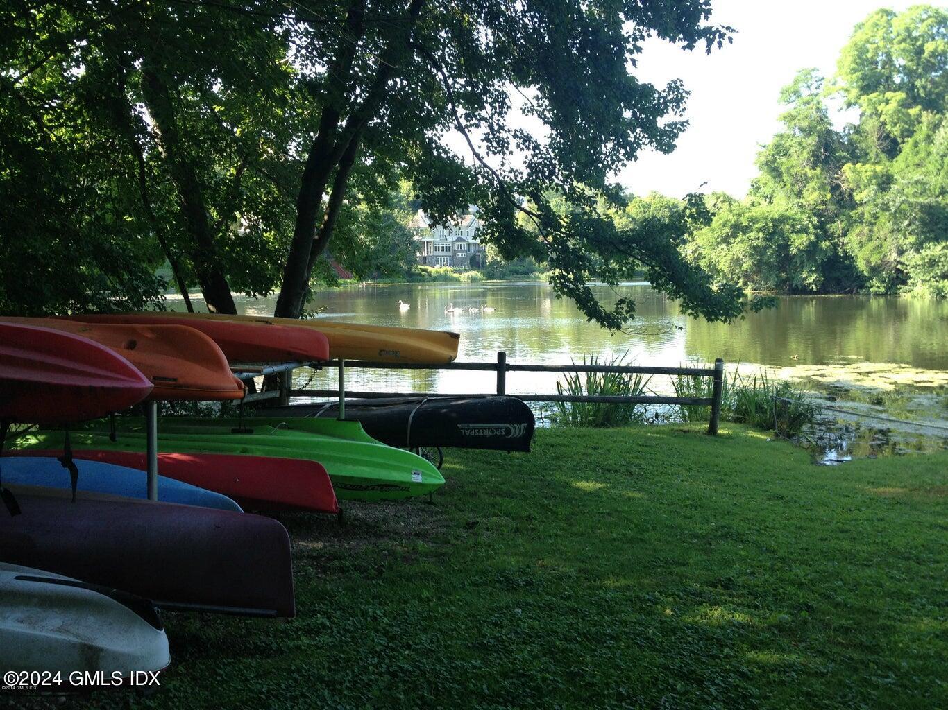 34 Loading Rock Road