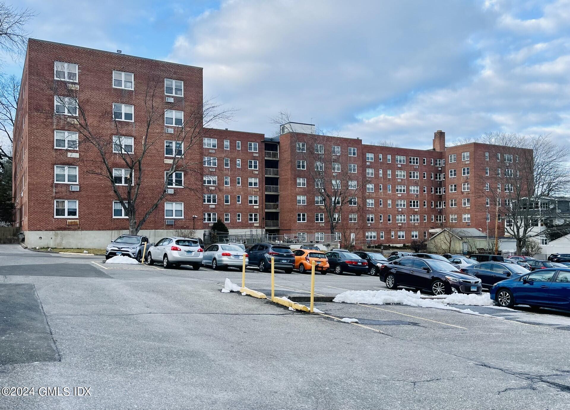 54 W North Street, 205