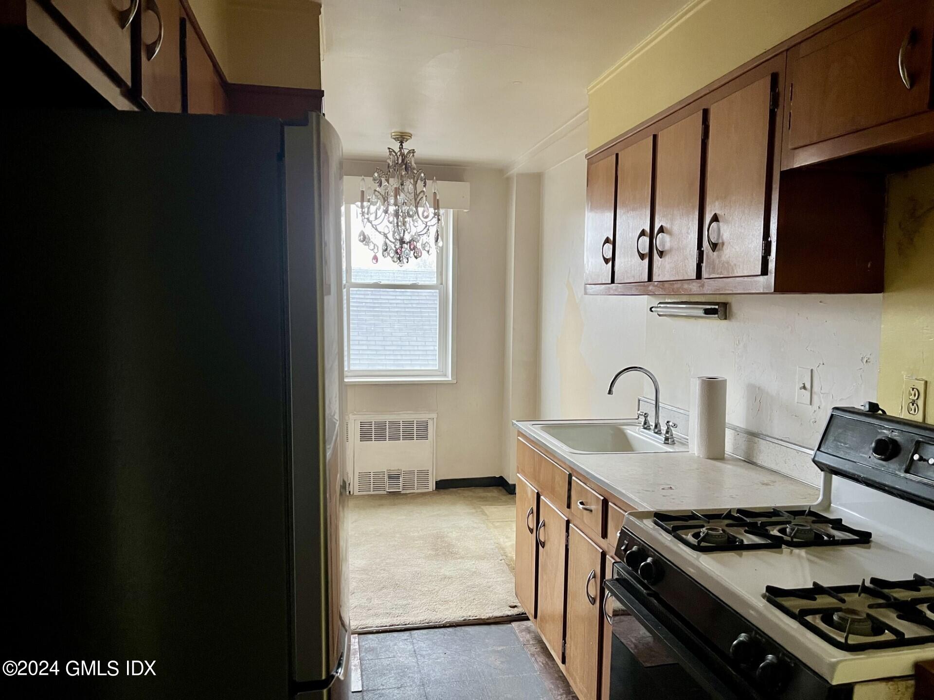 54 W North Street, 205