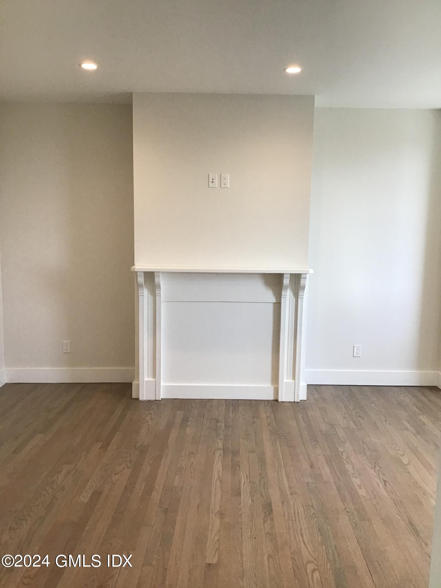 54 Greenwich Avenue Unit: 3rd Floor