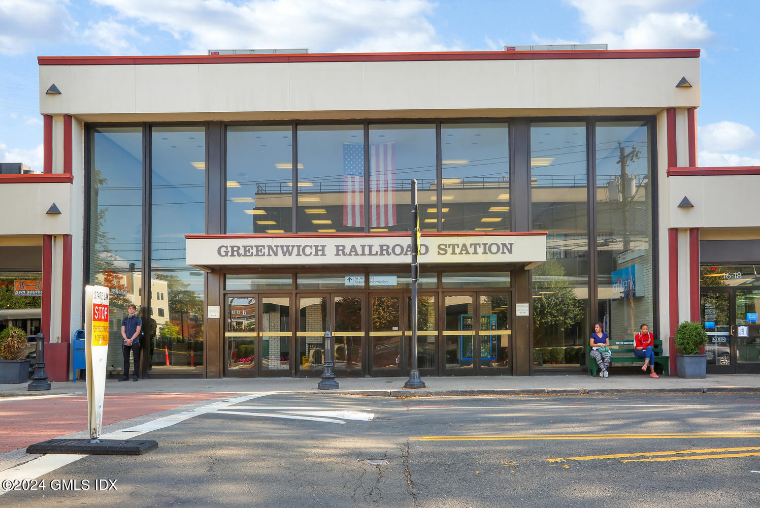 54 Greenwich Avenue Unit: 3rd Floor