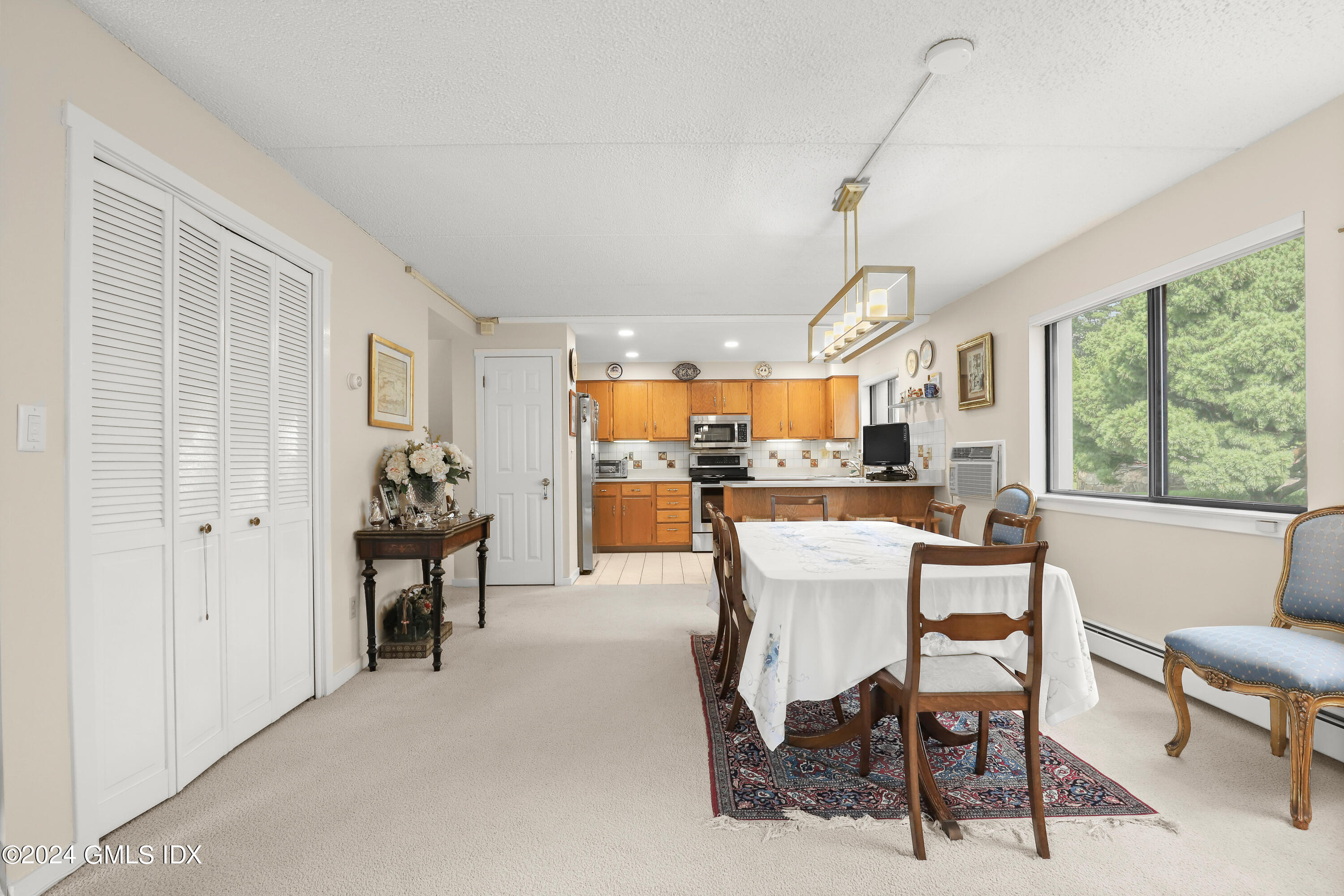 12 Glenville Street, 102