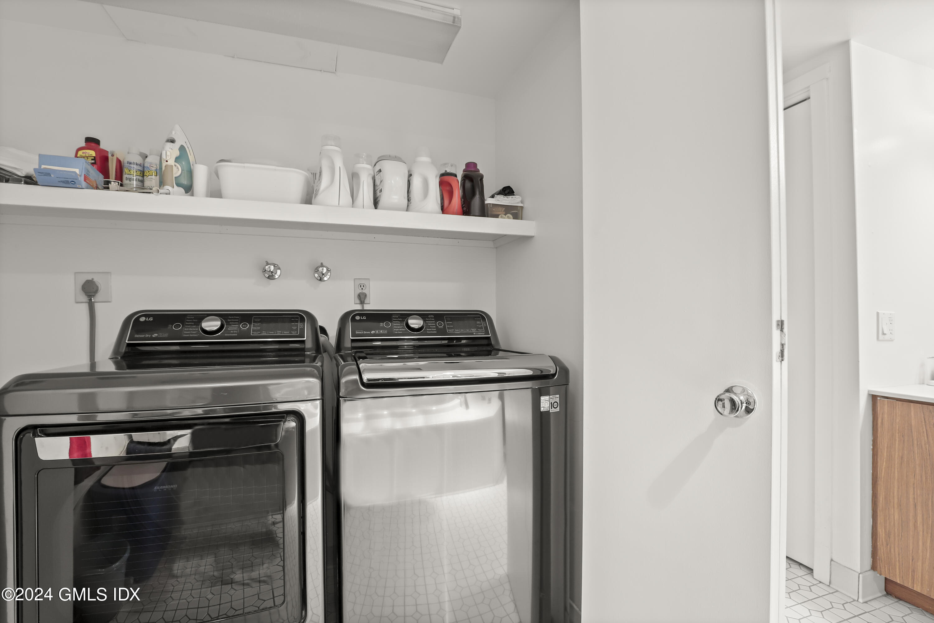 12 Glenville Street, 102