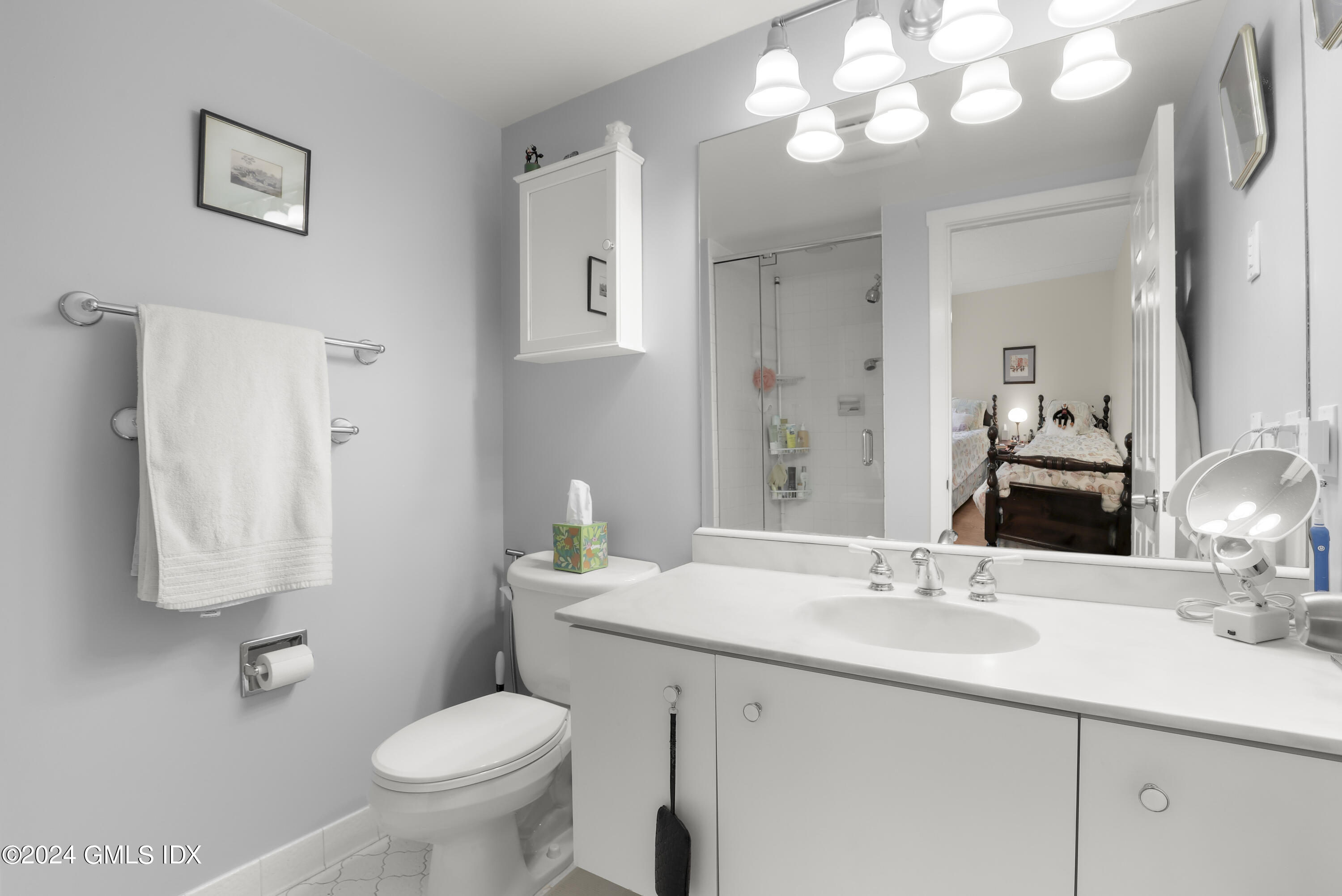 12 Glenville Street, 102