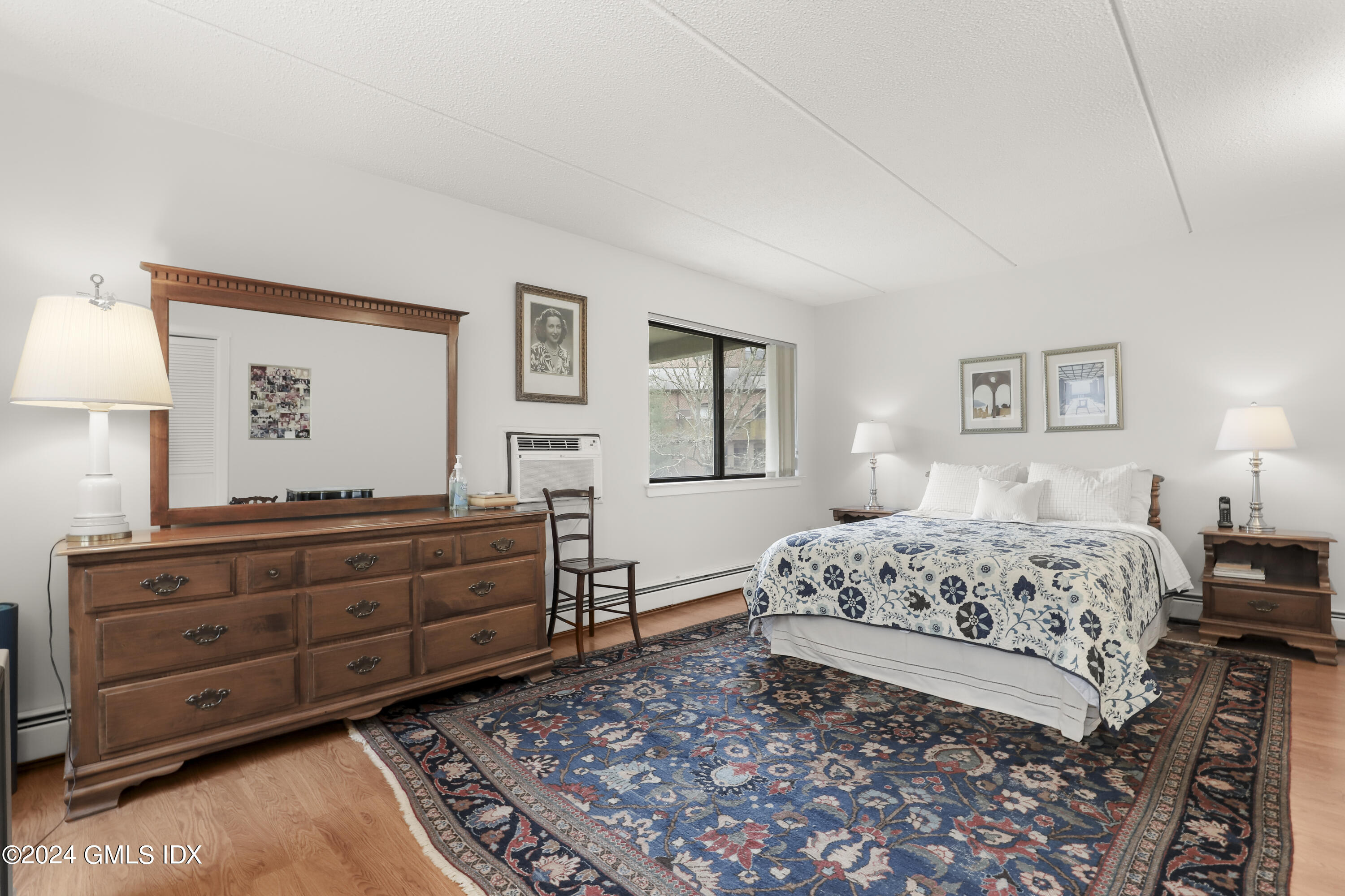 12 Glenville Street, 102