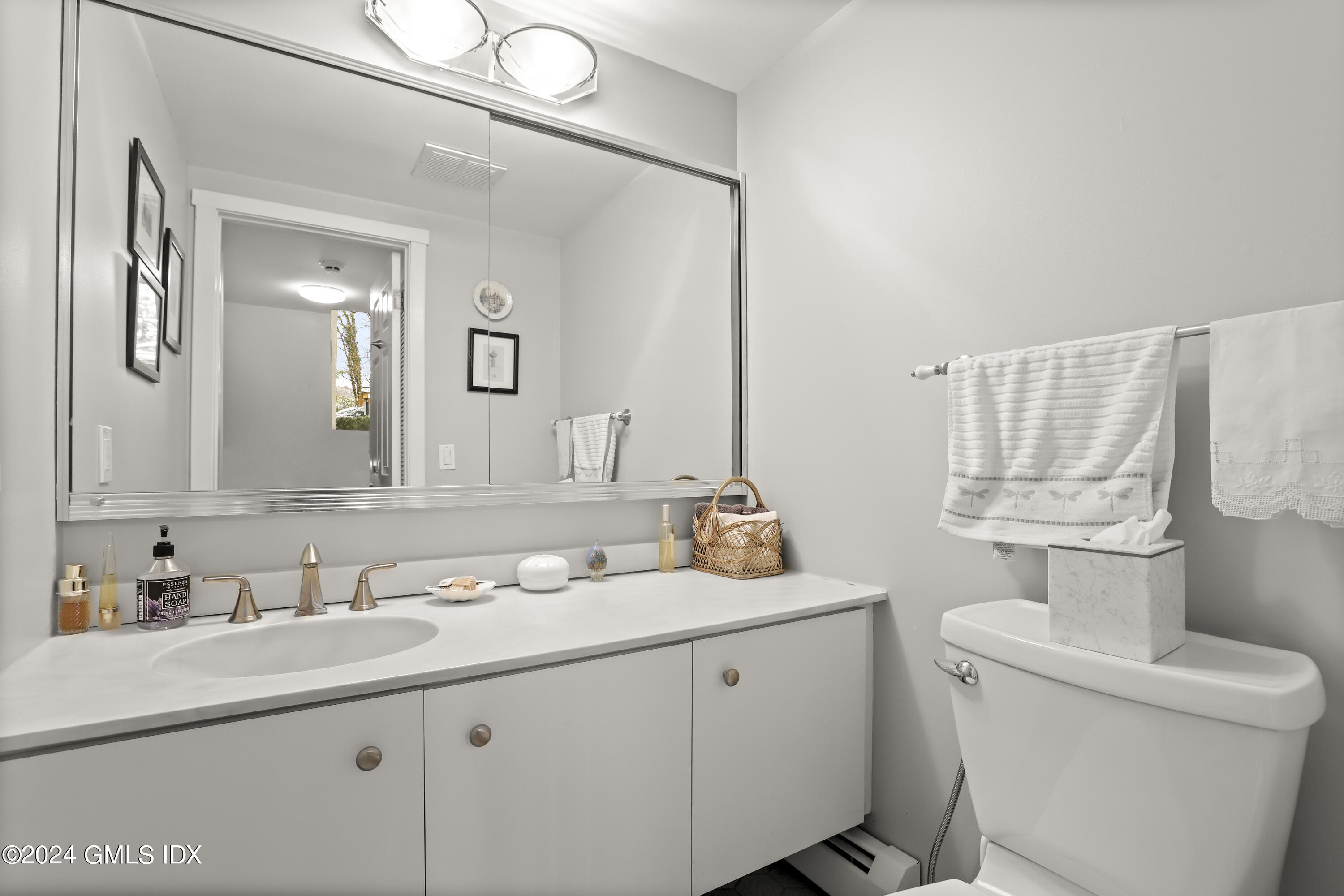 12 Glenville Street, 102