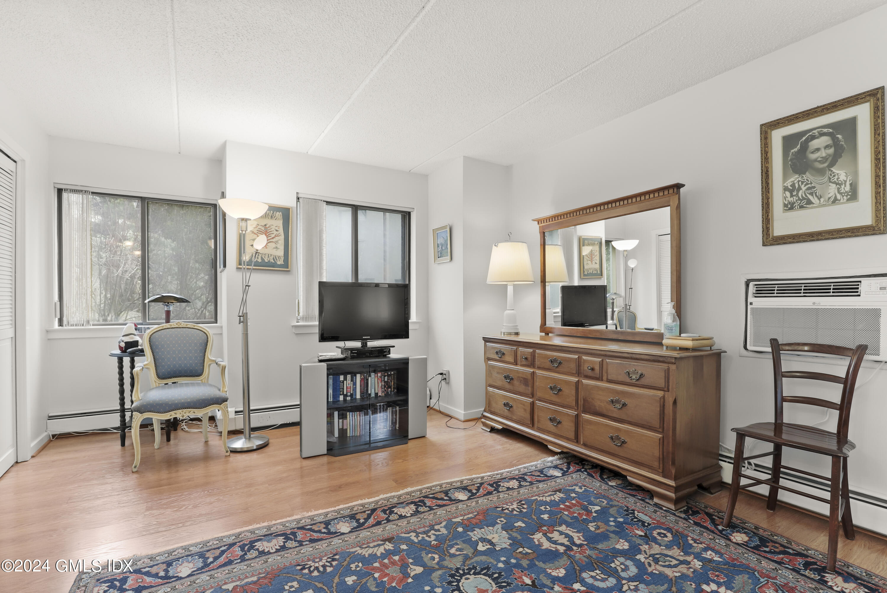 12 Glenville Street, 102