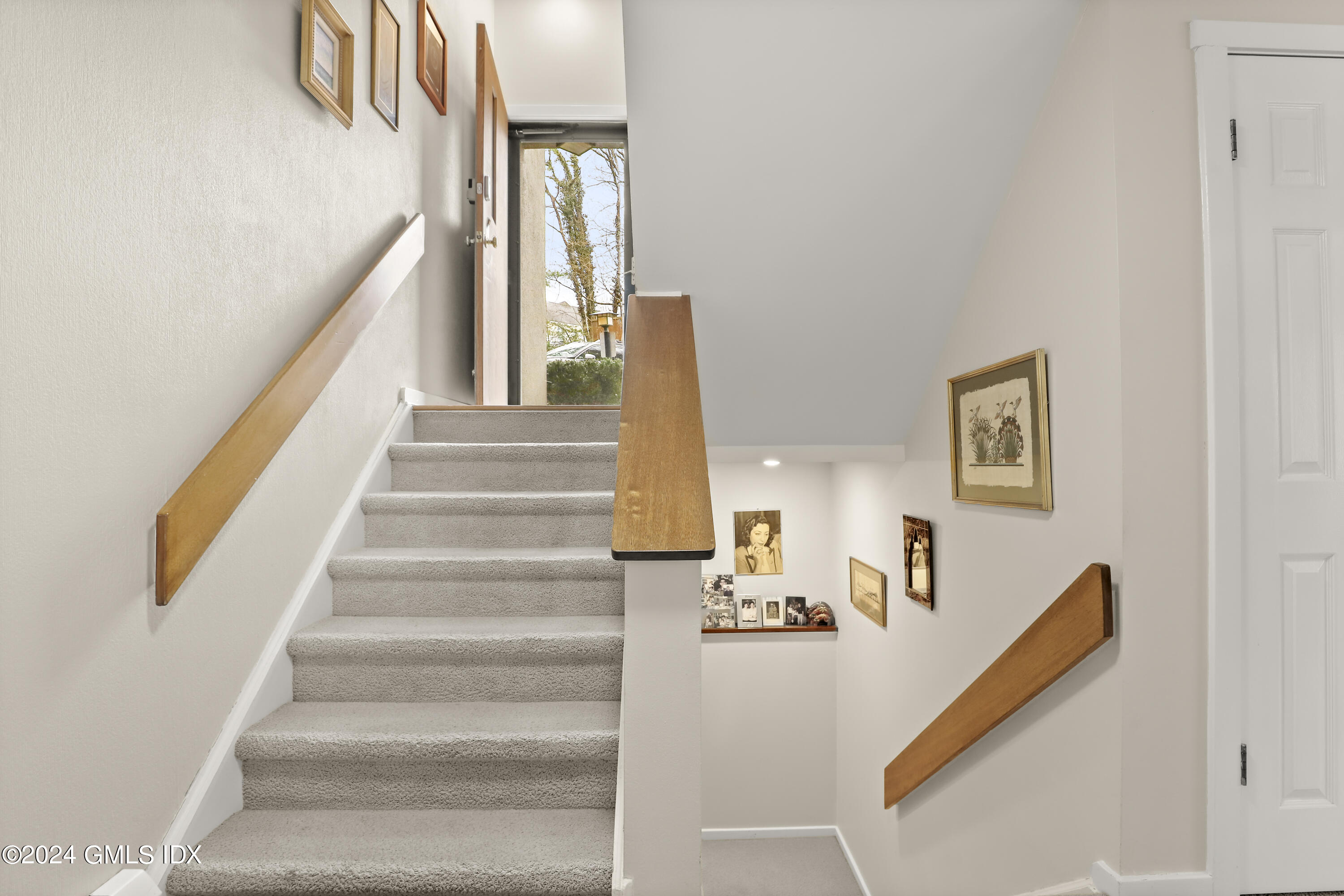 12 Glenville Street, 102