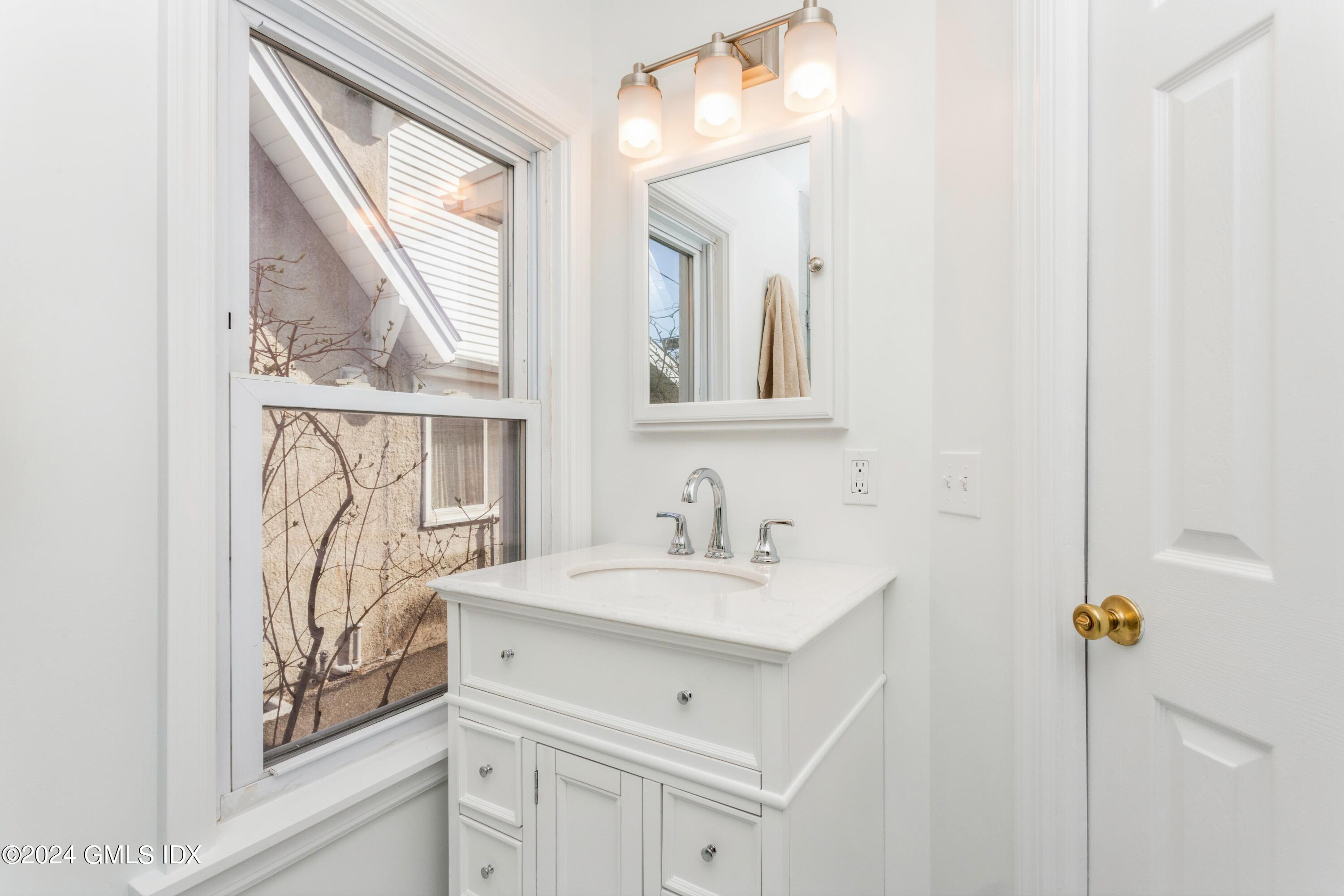 63 Le Grande Avenue, 1