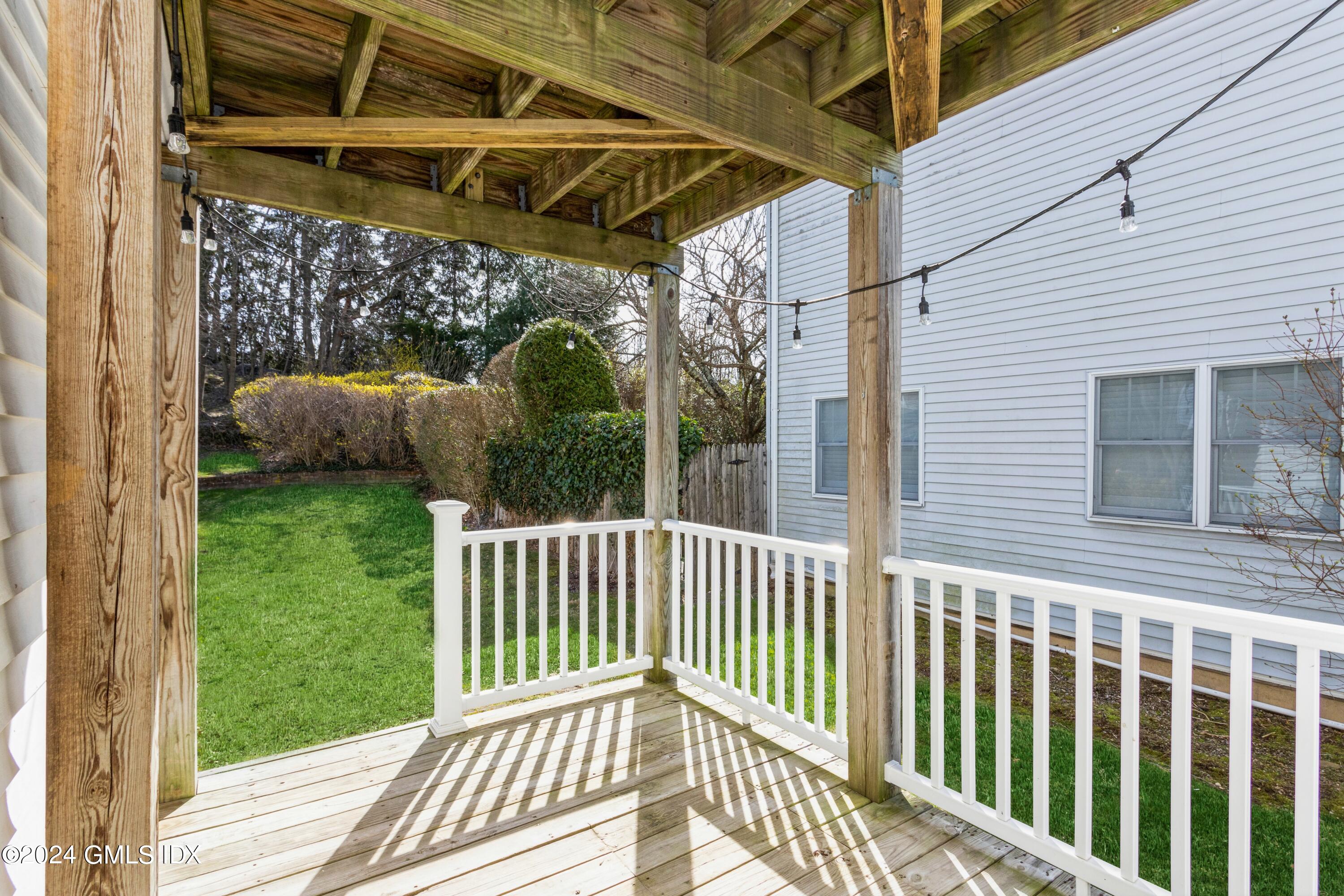 63 Le Grande Avenue, 1