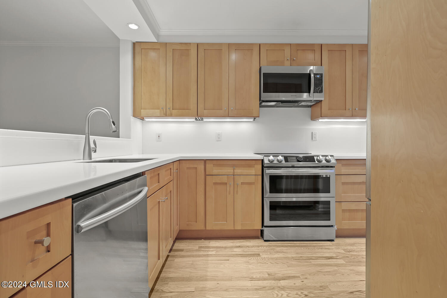 51 Forest Avenue, 80