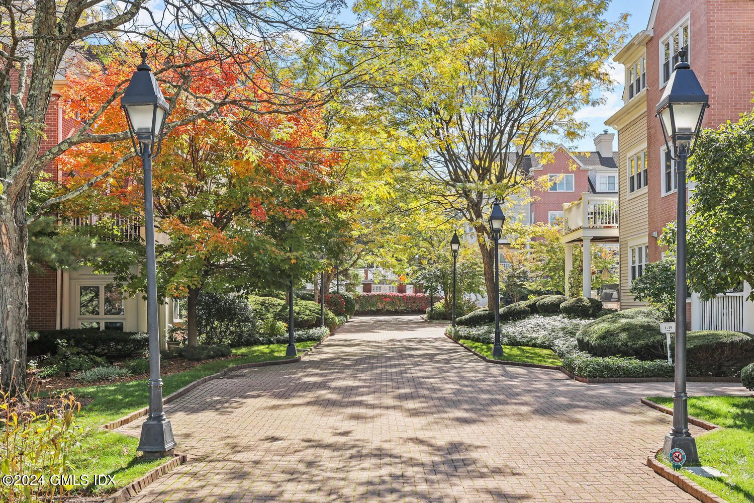 51 Forest Avenue, 80