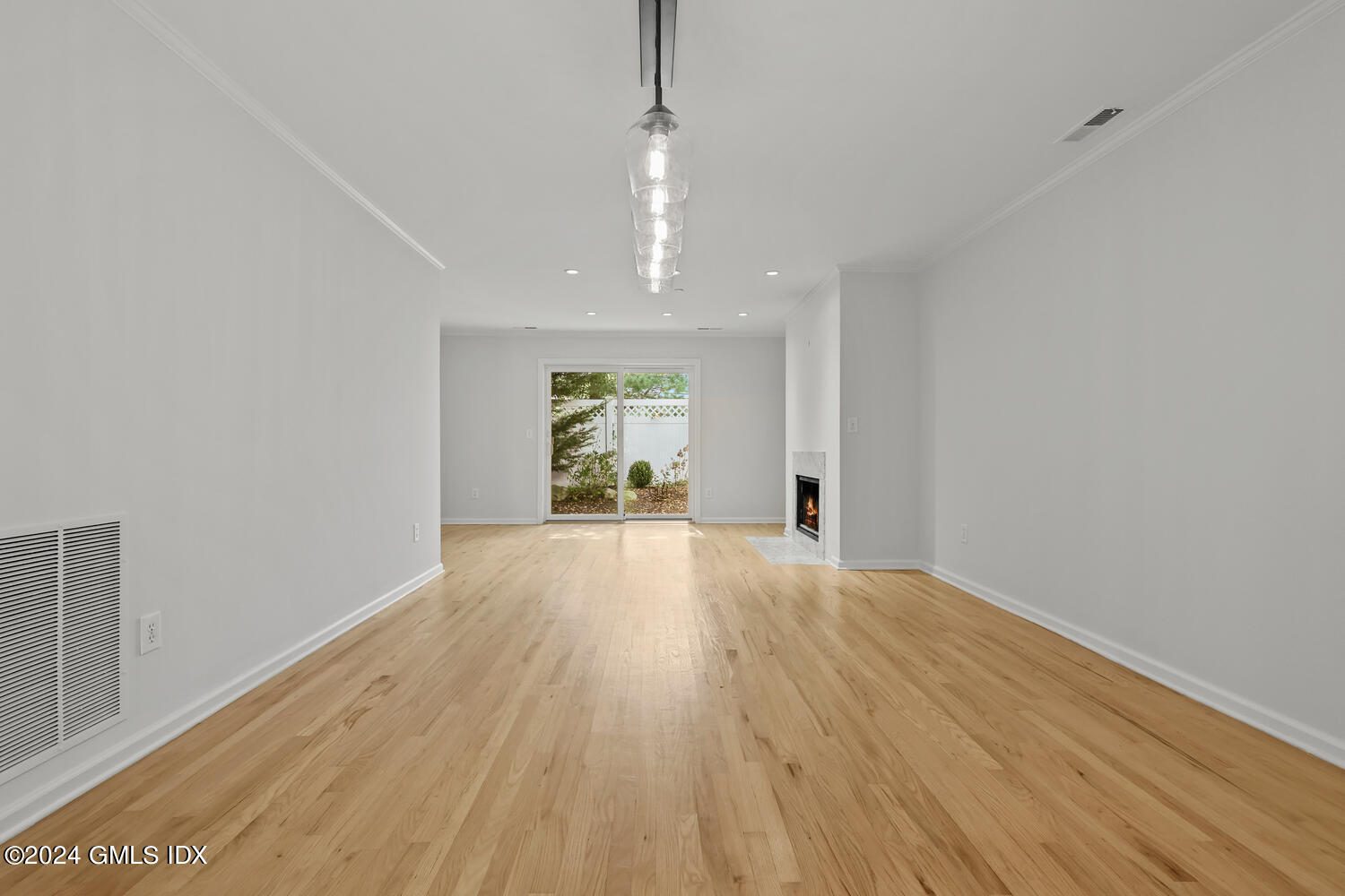 51 Forest Avenue, 80