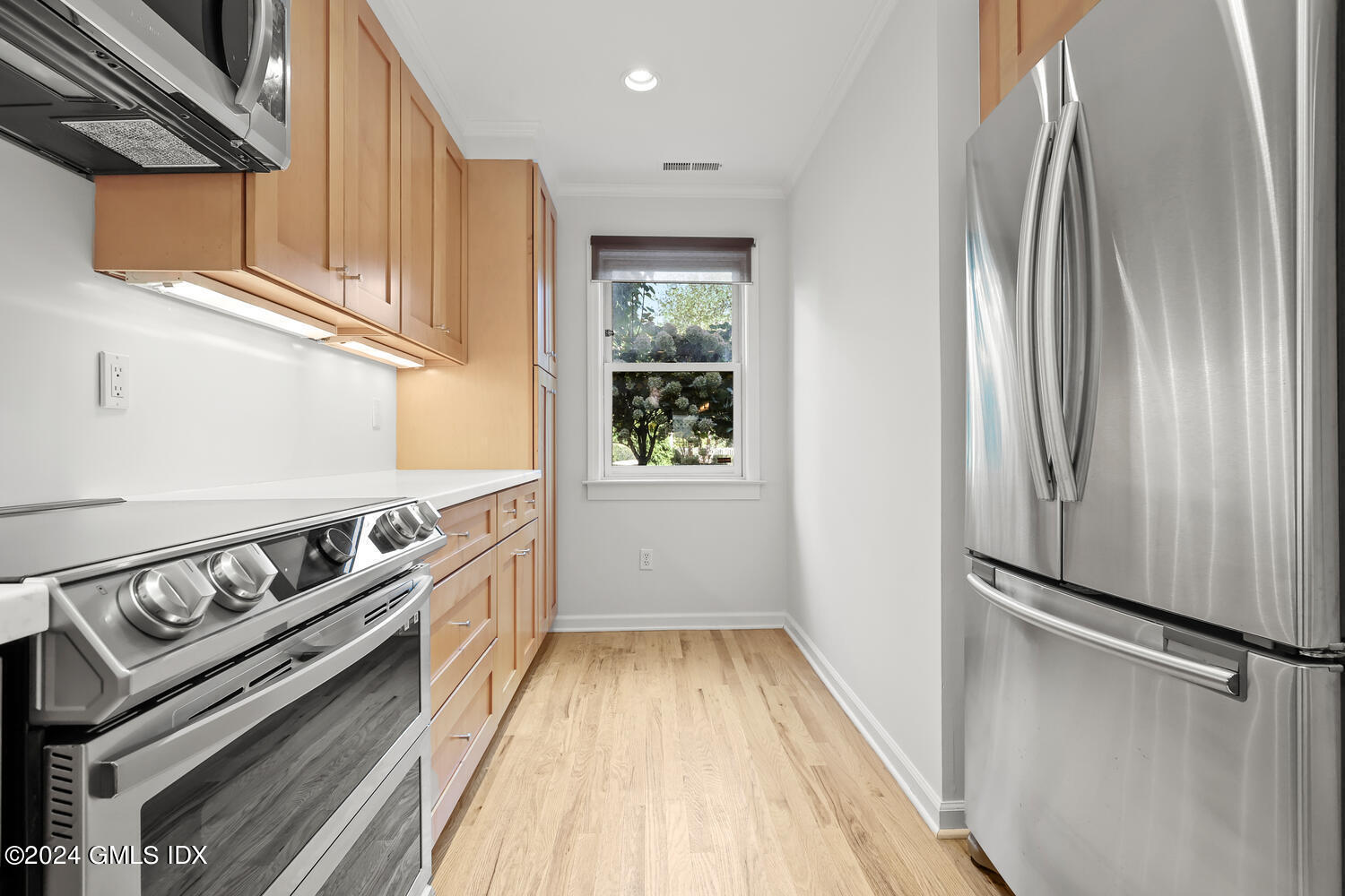 51 Forest Avenue, 80