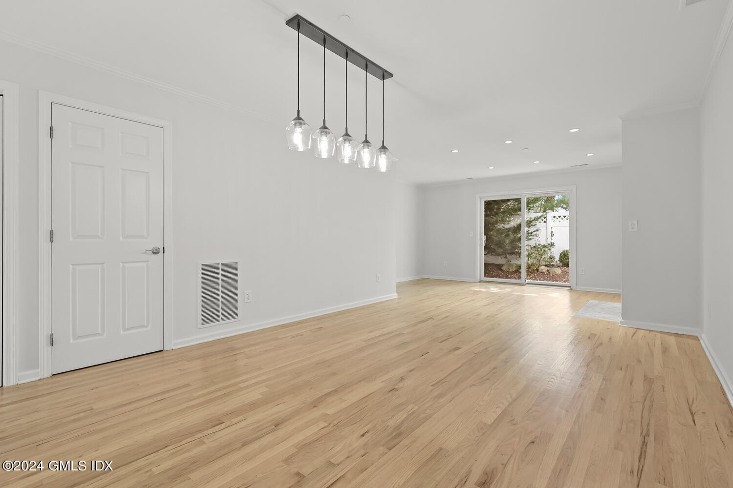 51 Forest Avenue, 80