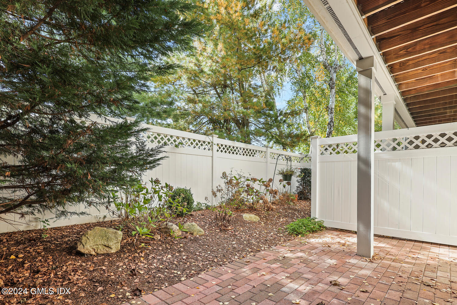 51 Forest Avenue, 80