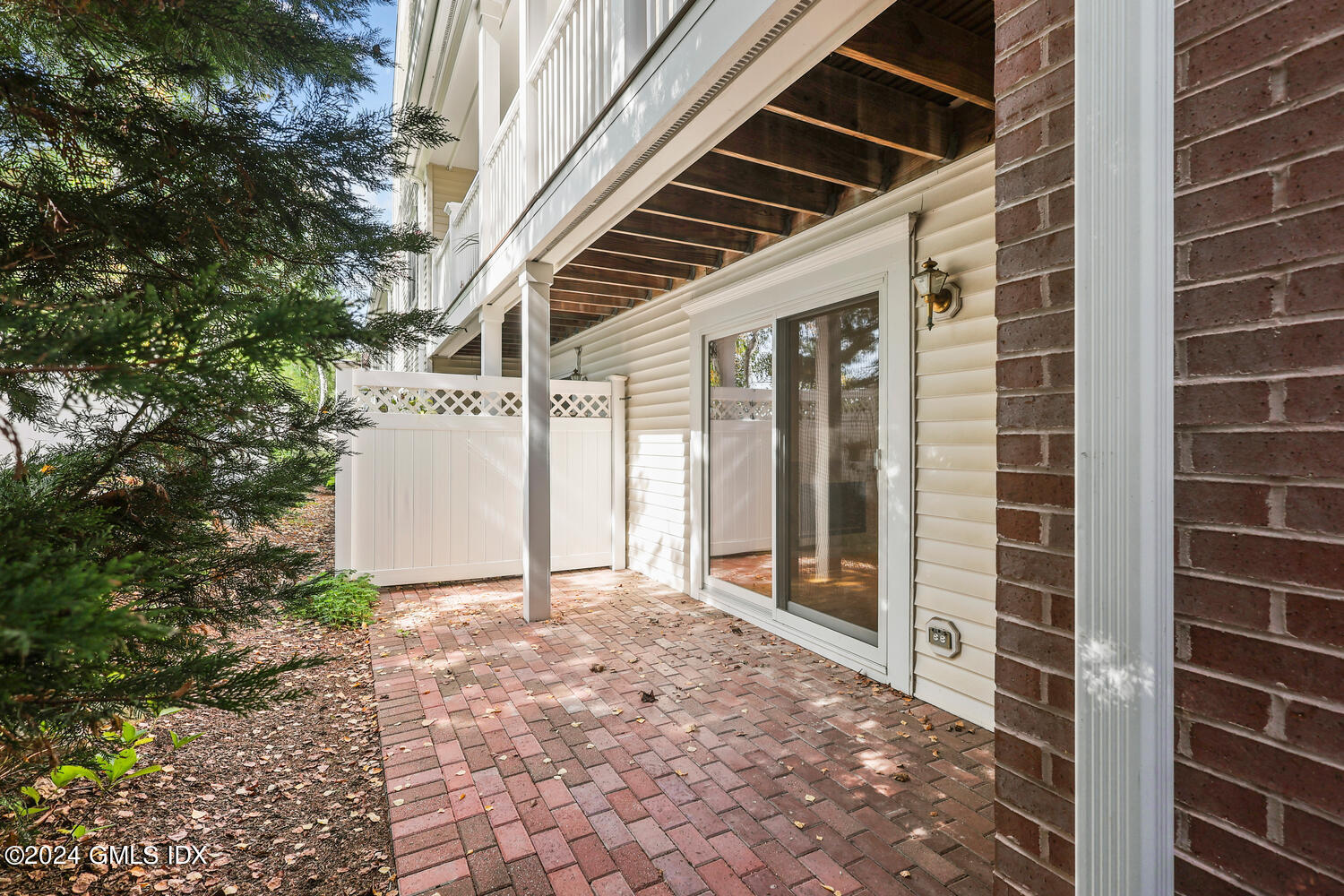 51 Forest Avenue, 80