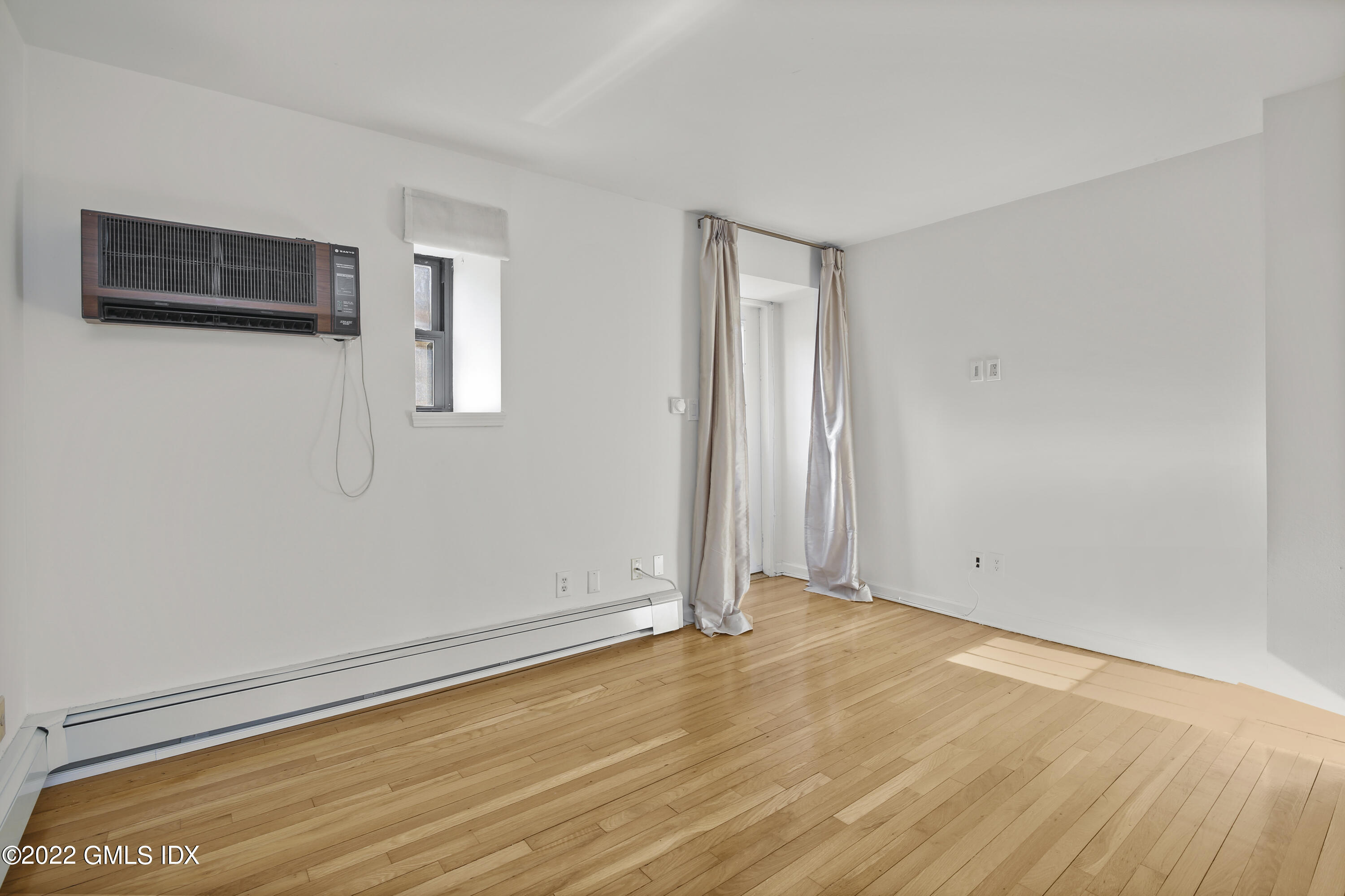 15 Lafayette Court, 1B