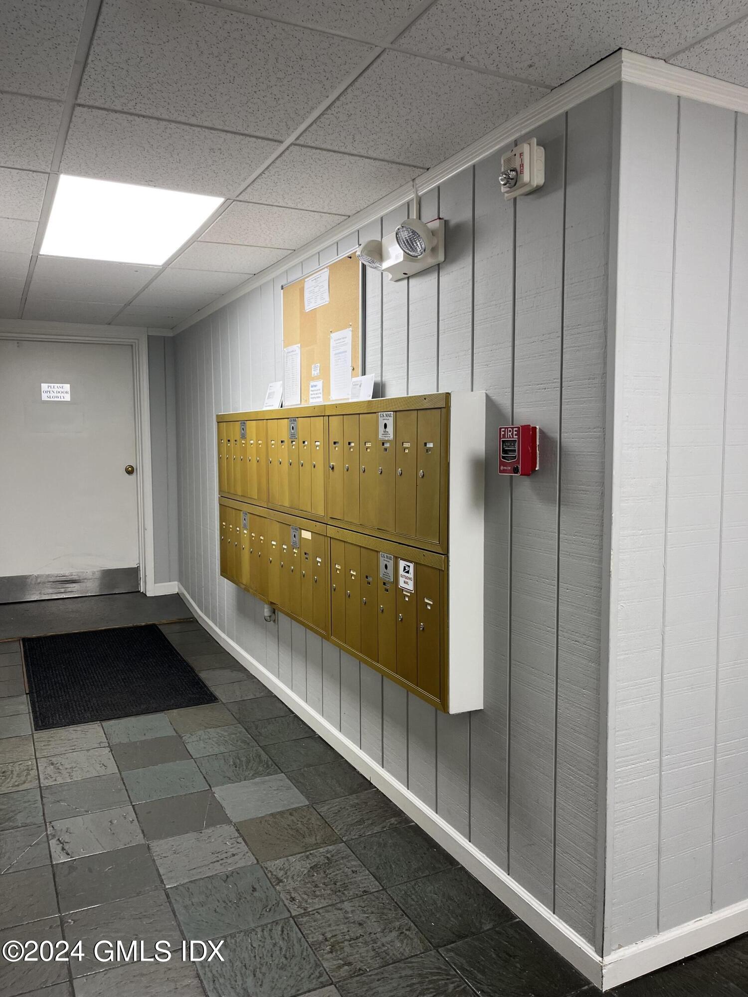 140 Field Point Road, 10