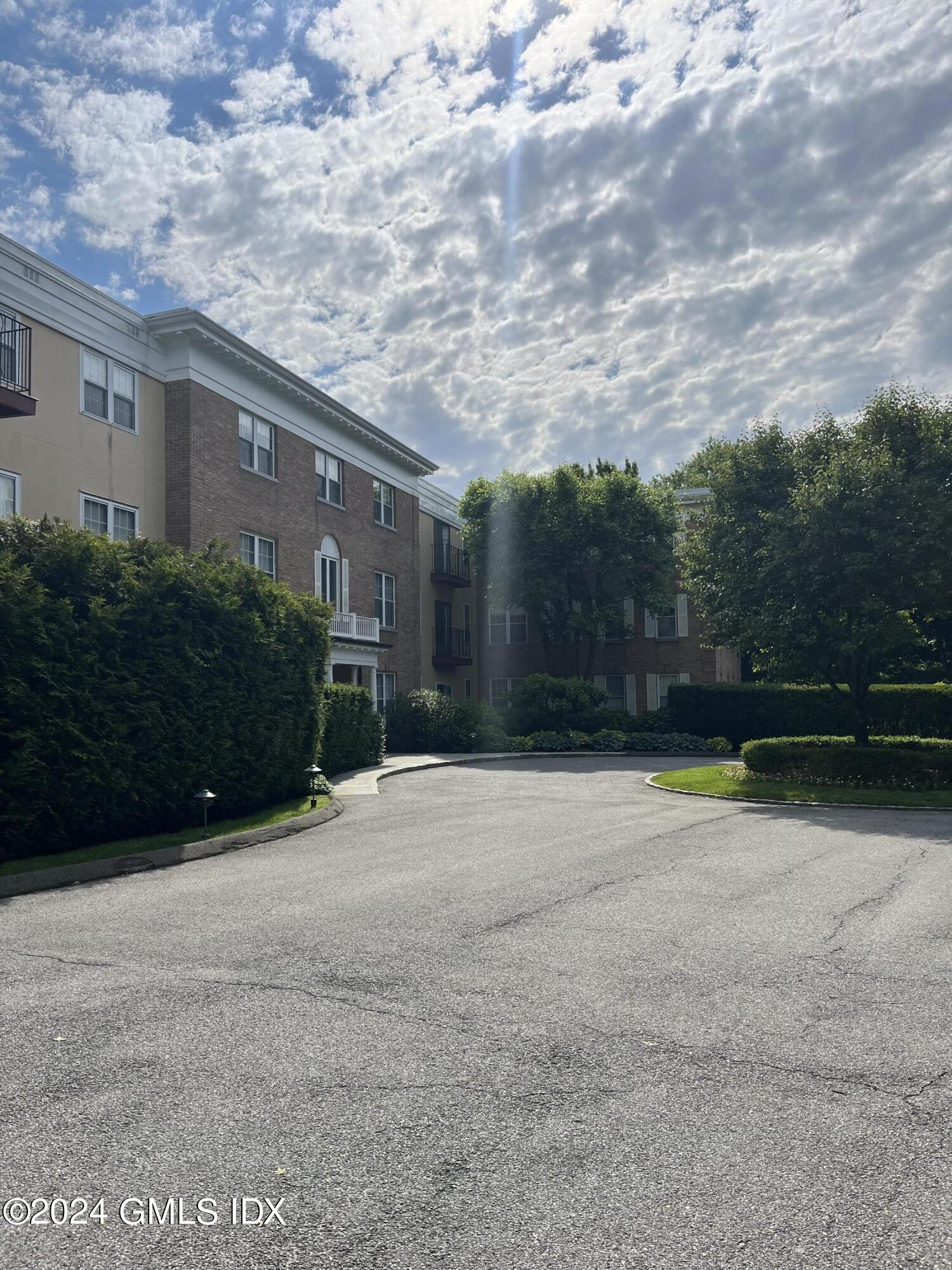 140 Field Point Road, 10