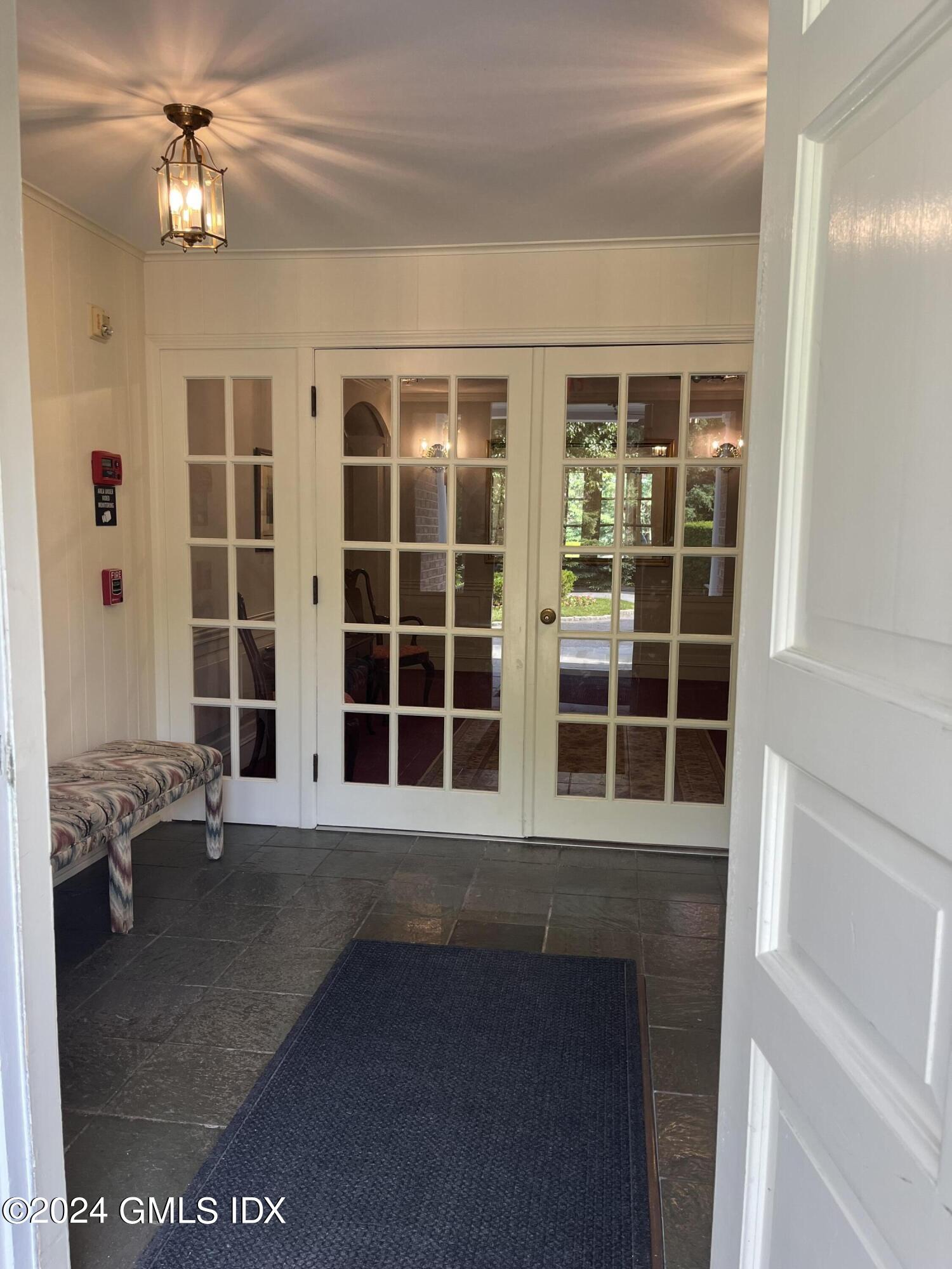 140 Field Point Road, 10