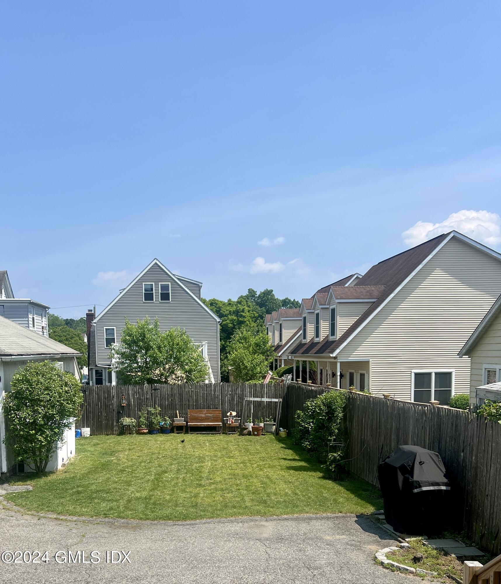 225 Hamilton Avenue, 1