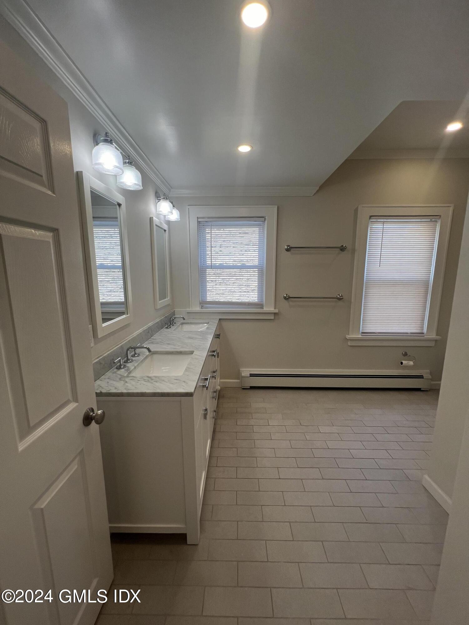 225 Hamilton Avenue, 1