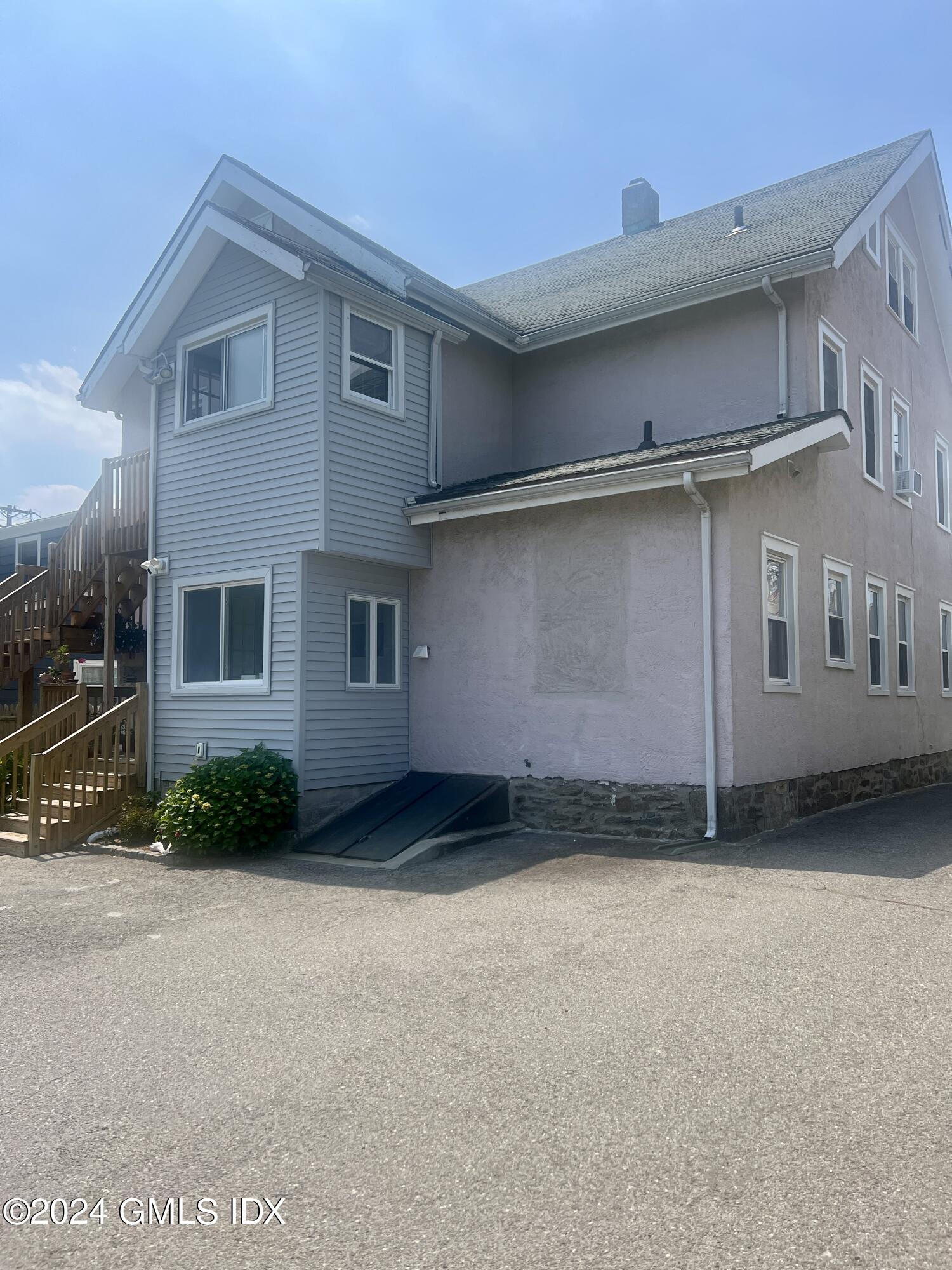 225 Hamilton Avenue, 1