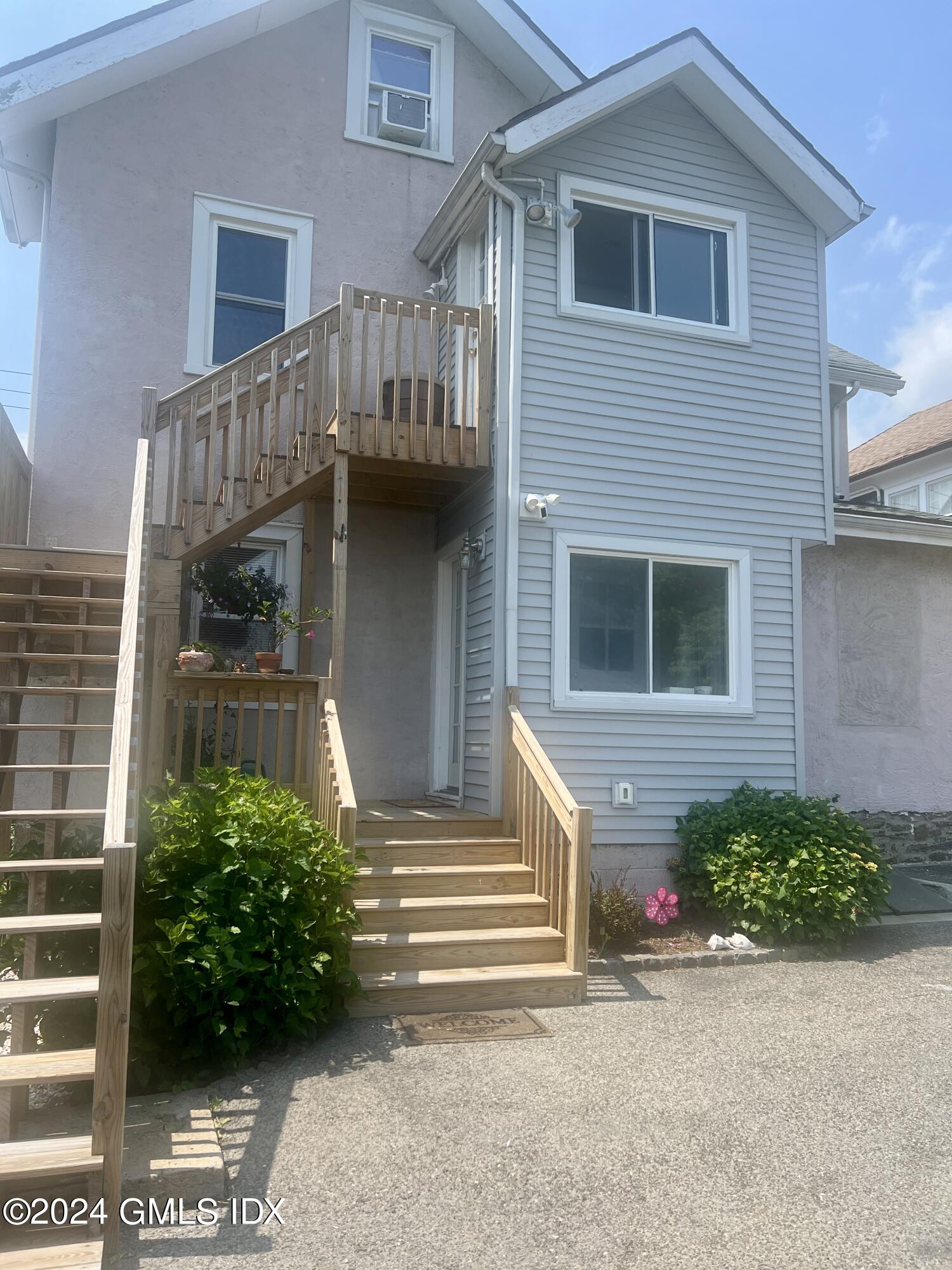 225 Hamilton Avenue, 1