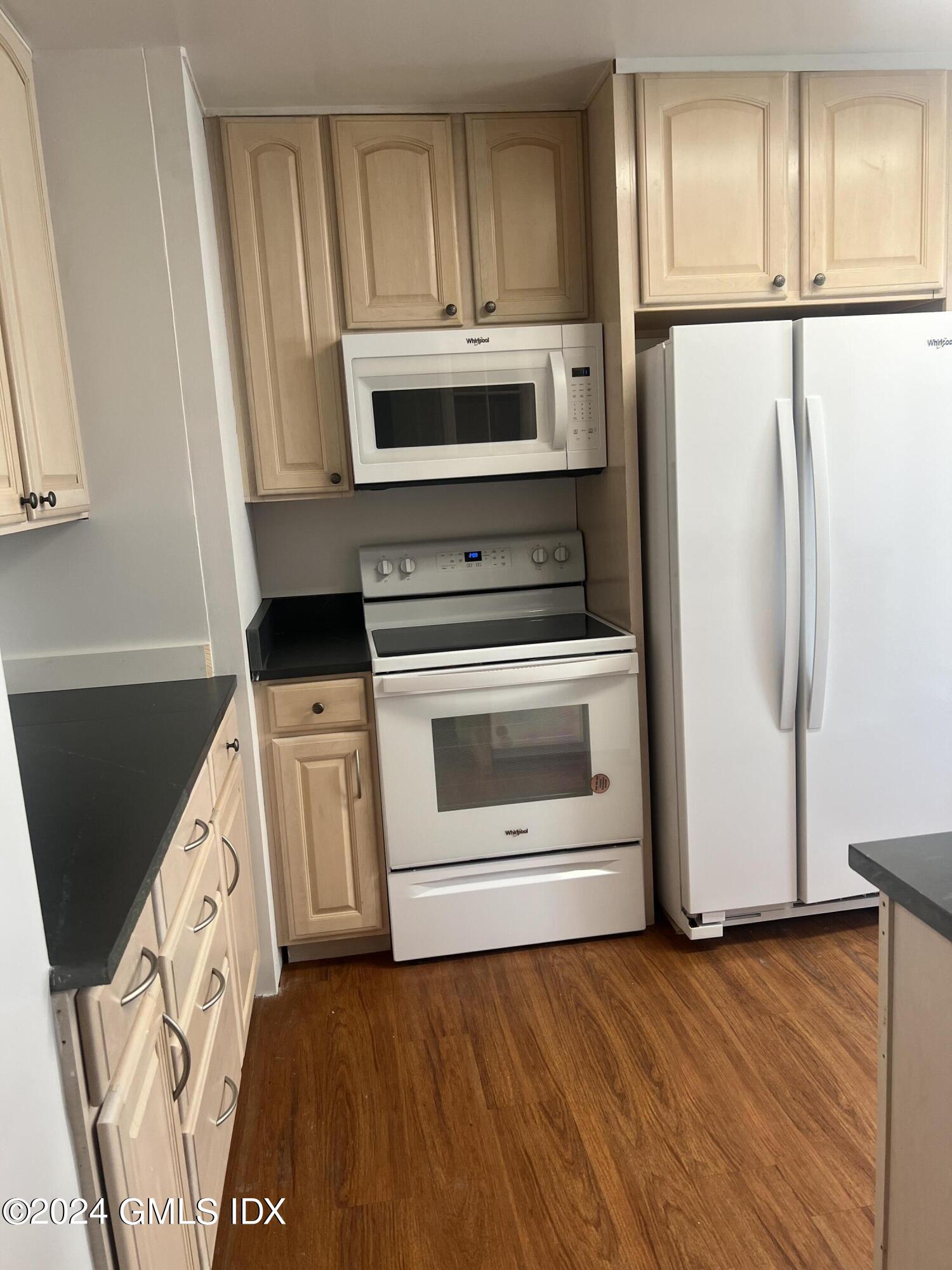 225 Hamilton Avenue, 1