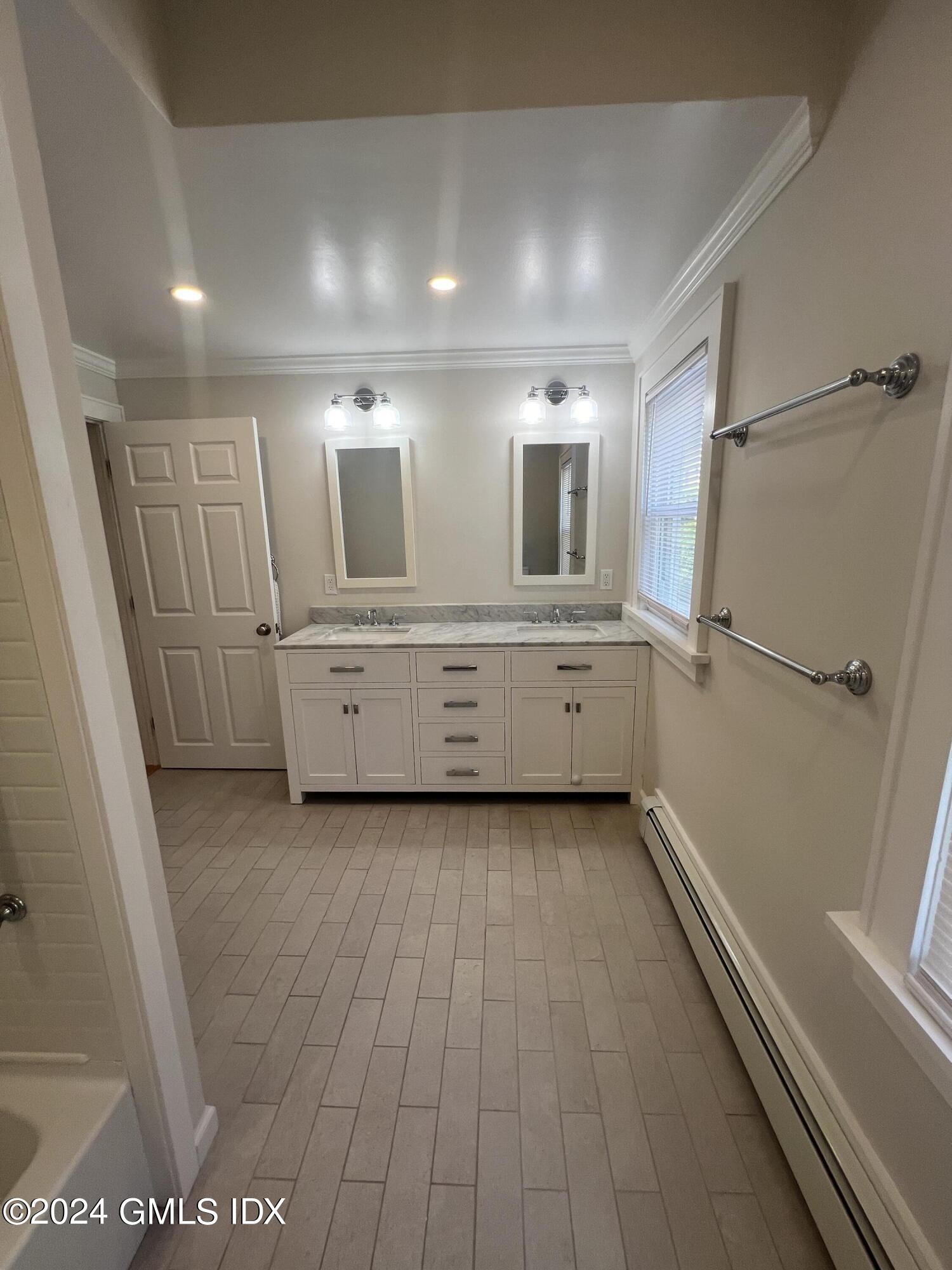 225 Hamilton Avenue, 1