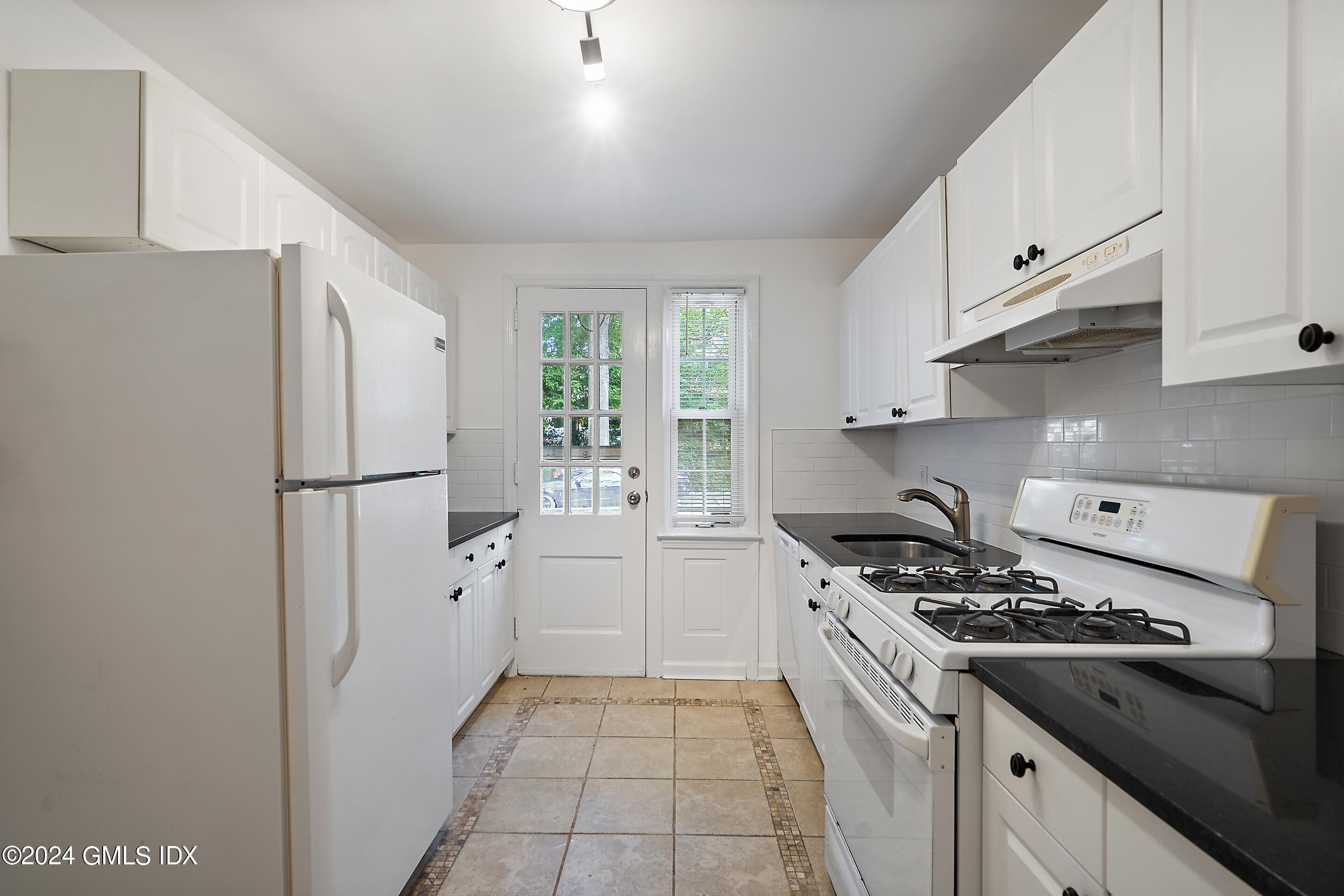 2475 Summer Street, 1K