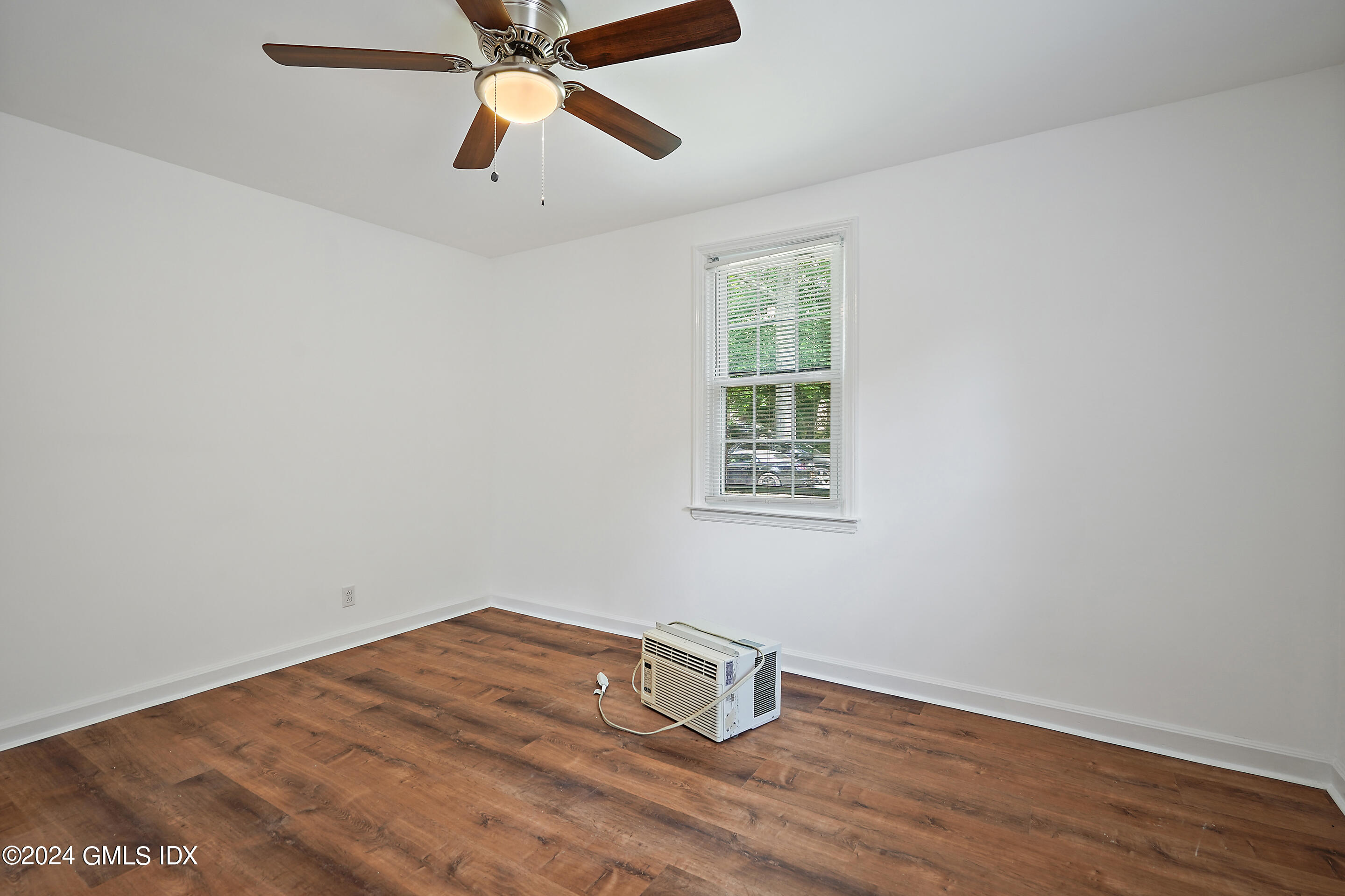 2475 Summer Street, 1K