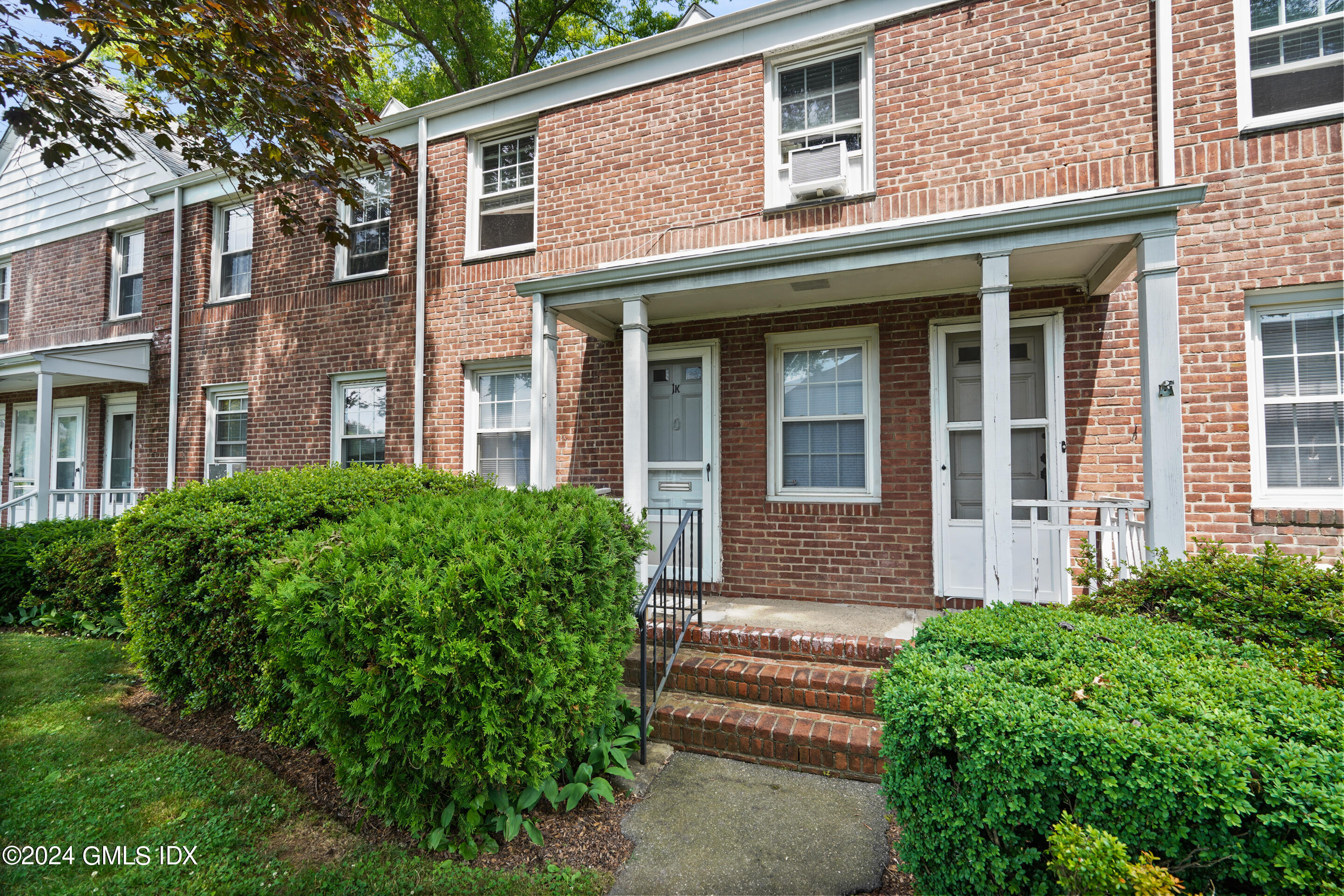 2475 Summer Street, 1K