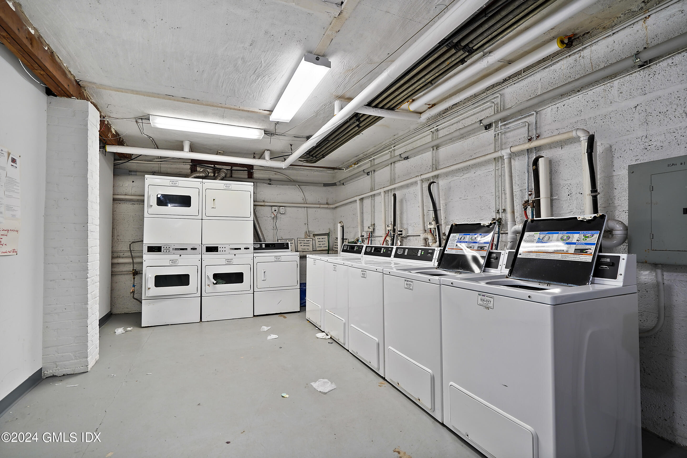 2475 Summer Street, 1K