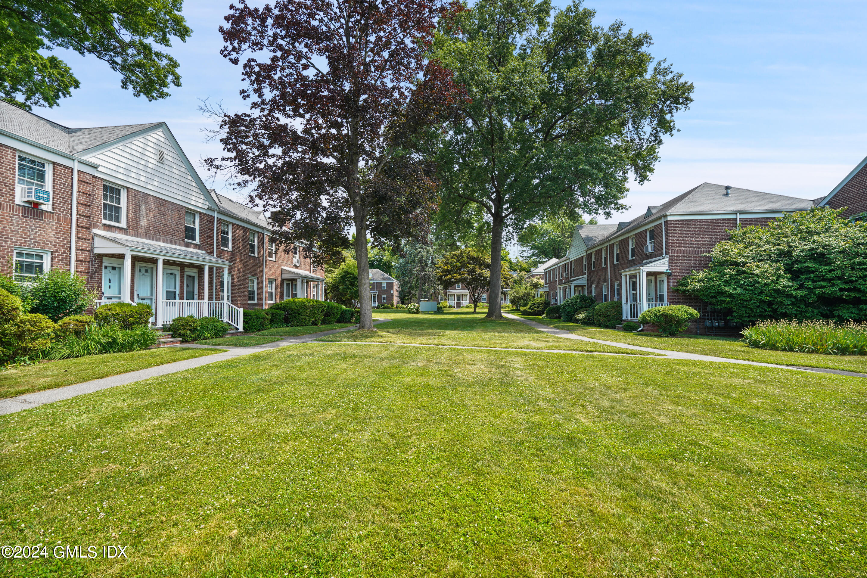 2475 Summer Street, 1K