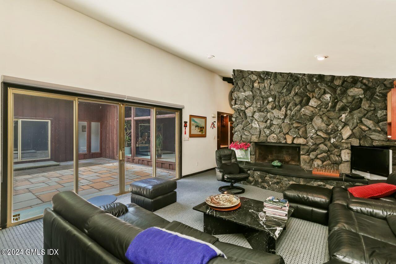 64 Londonderry Drive