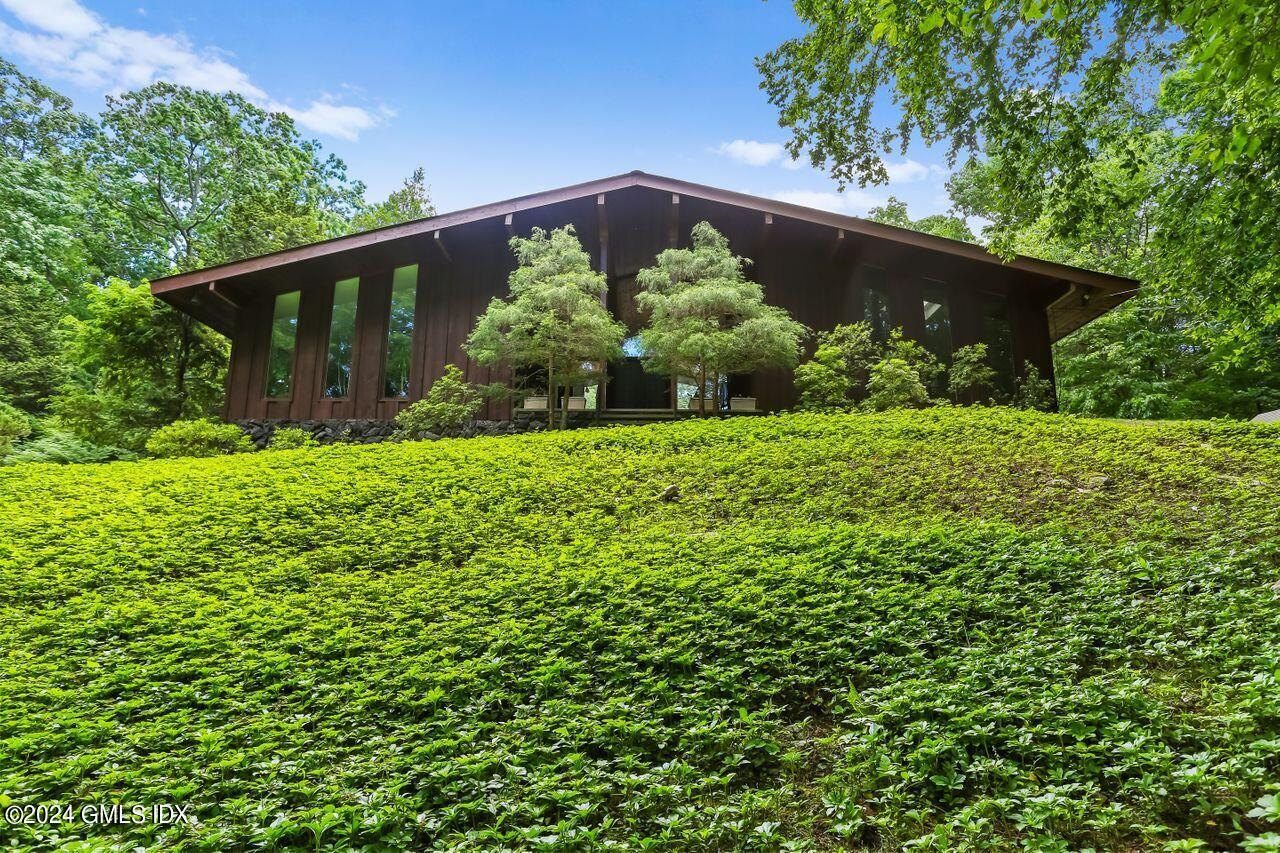 64 Londonderry Drive