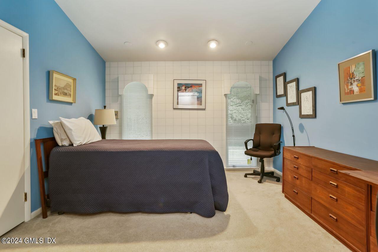 64 Londonderry Drive