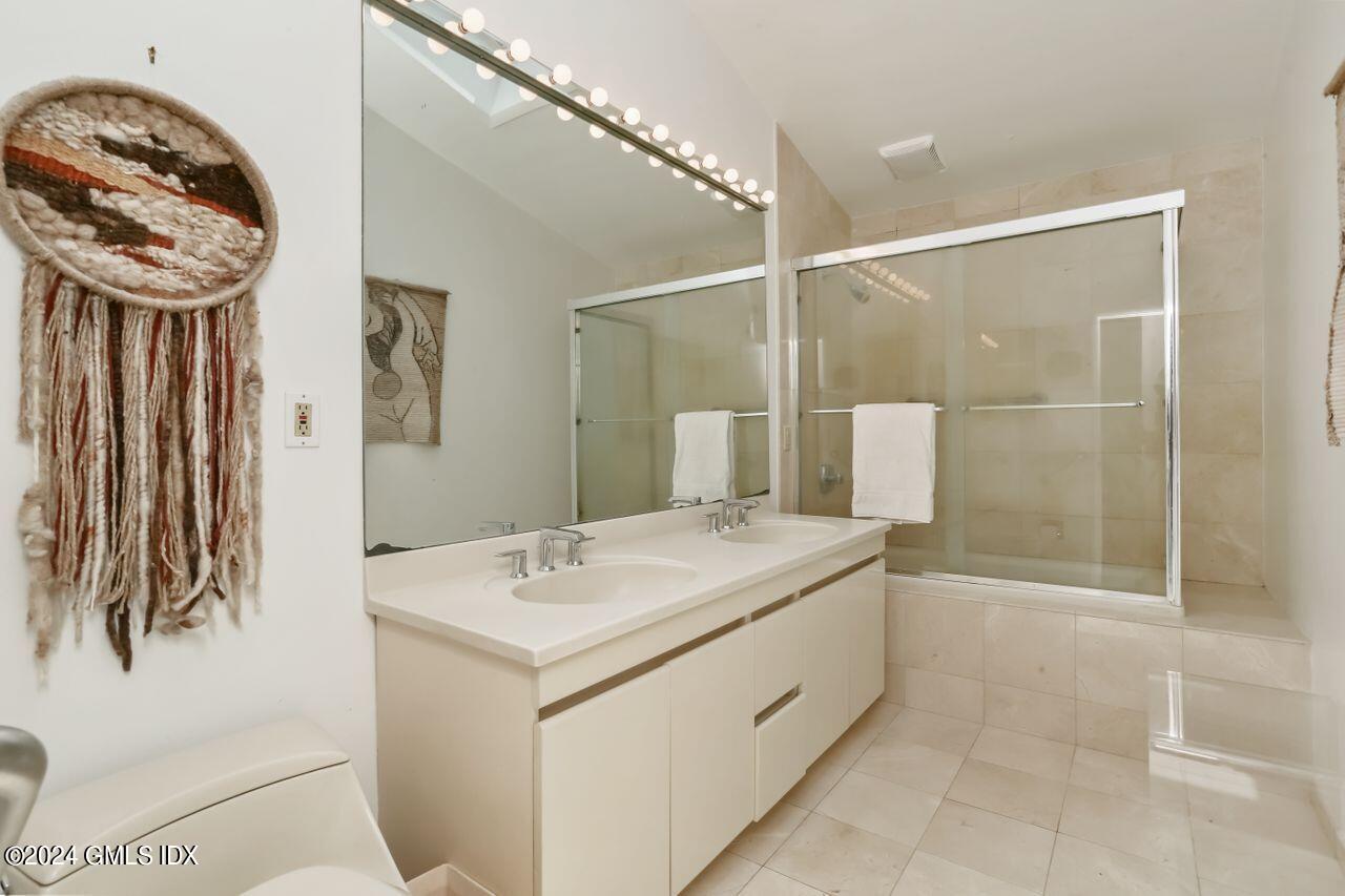 64 Londonderry Drive