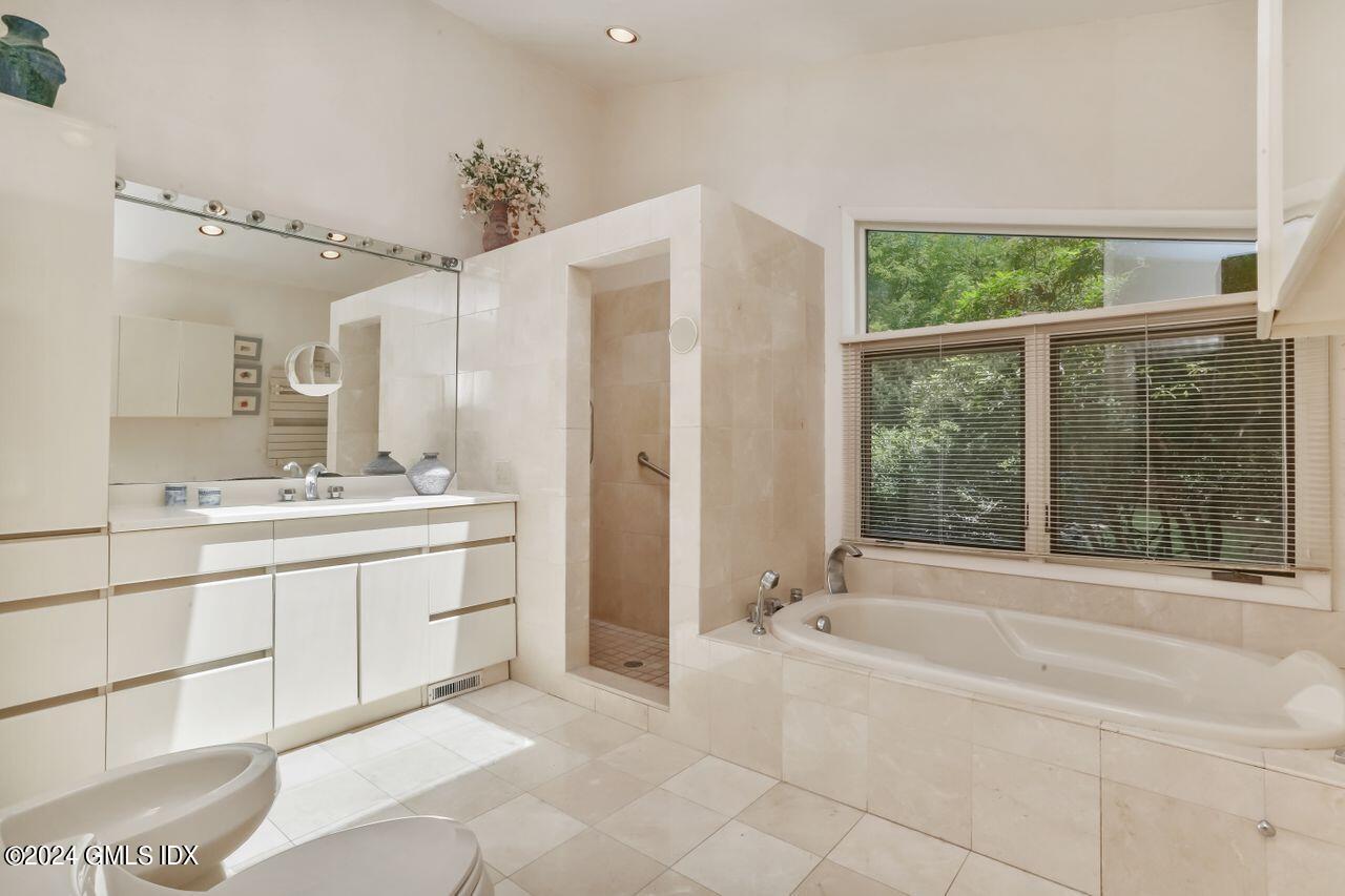 64 Londonderry Drive