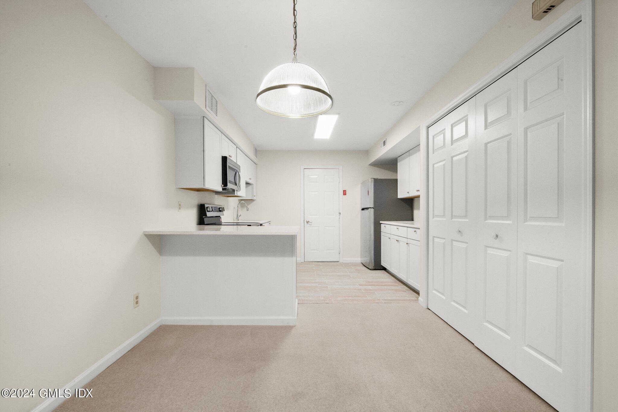 351 Pemberwick Road, 109