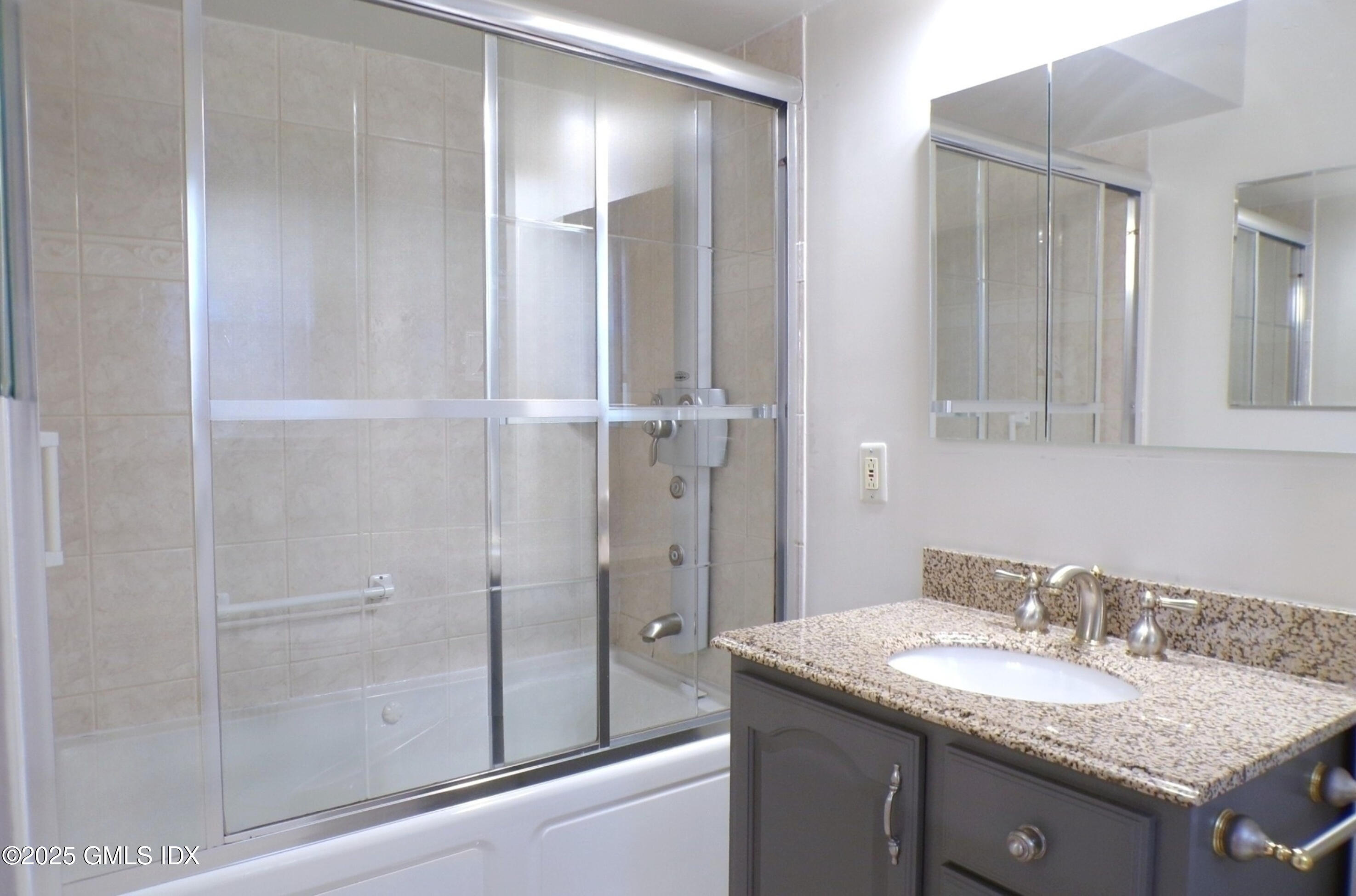 53 Stonehedge Drive South