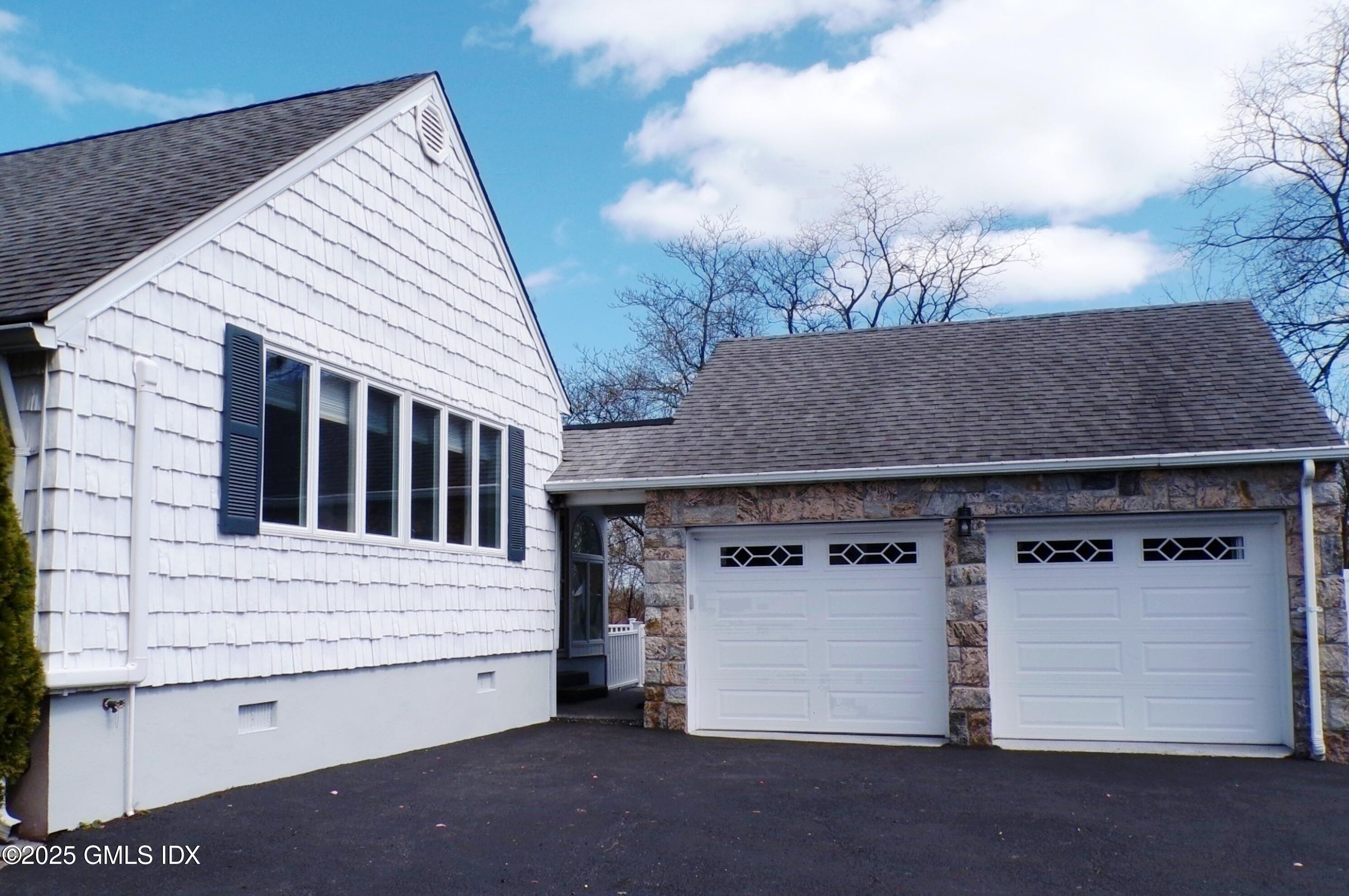 53 Stonehedge Drive South