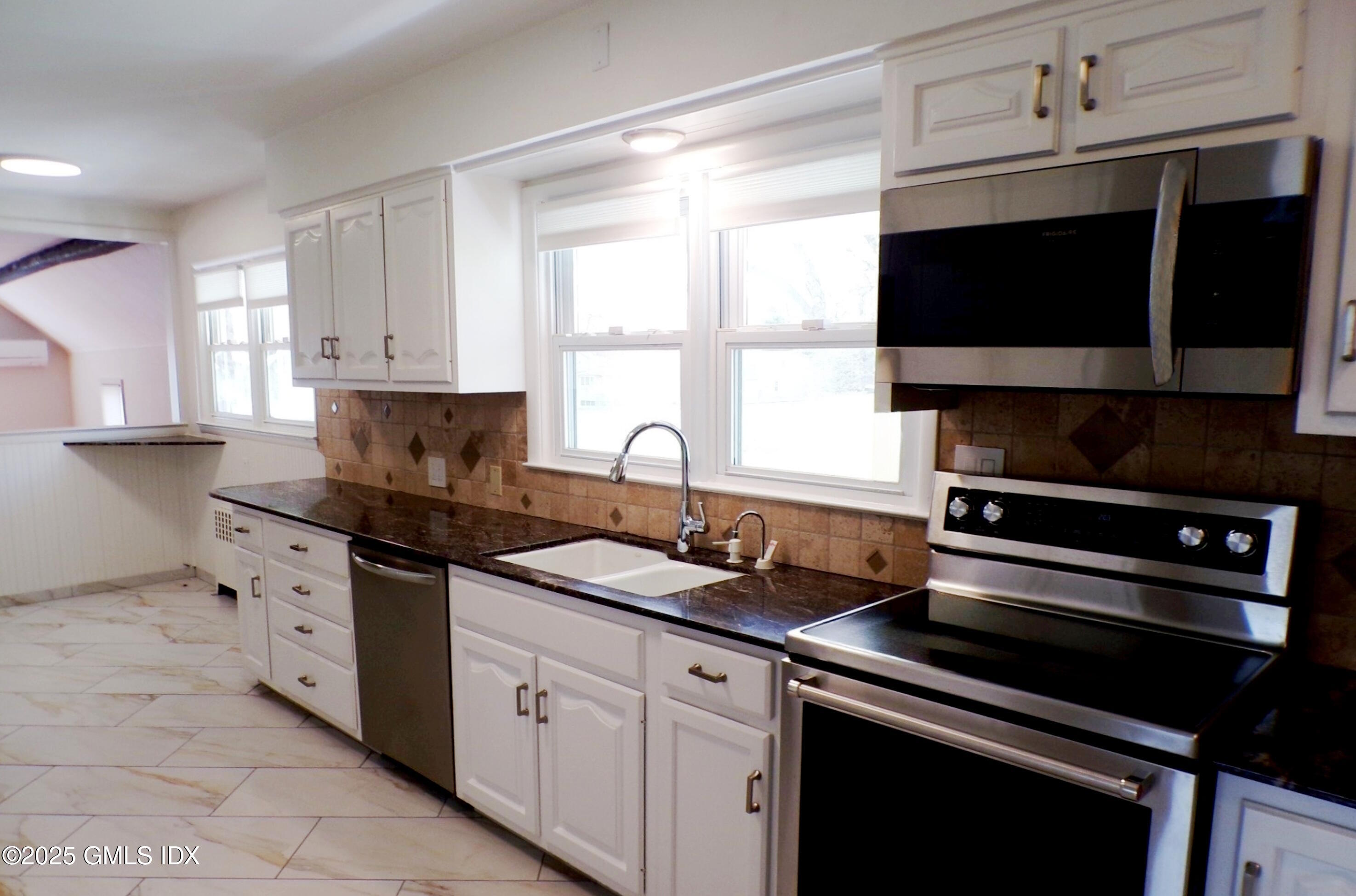 53 Stonehedge Drive South