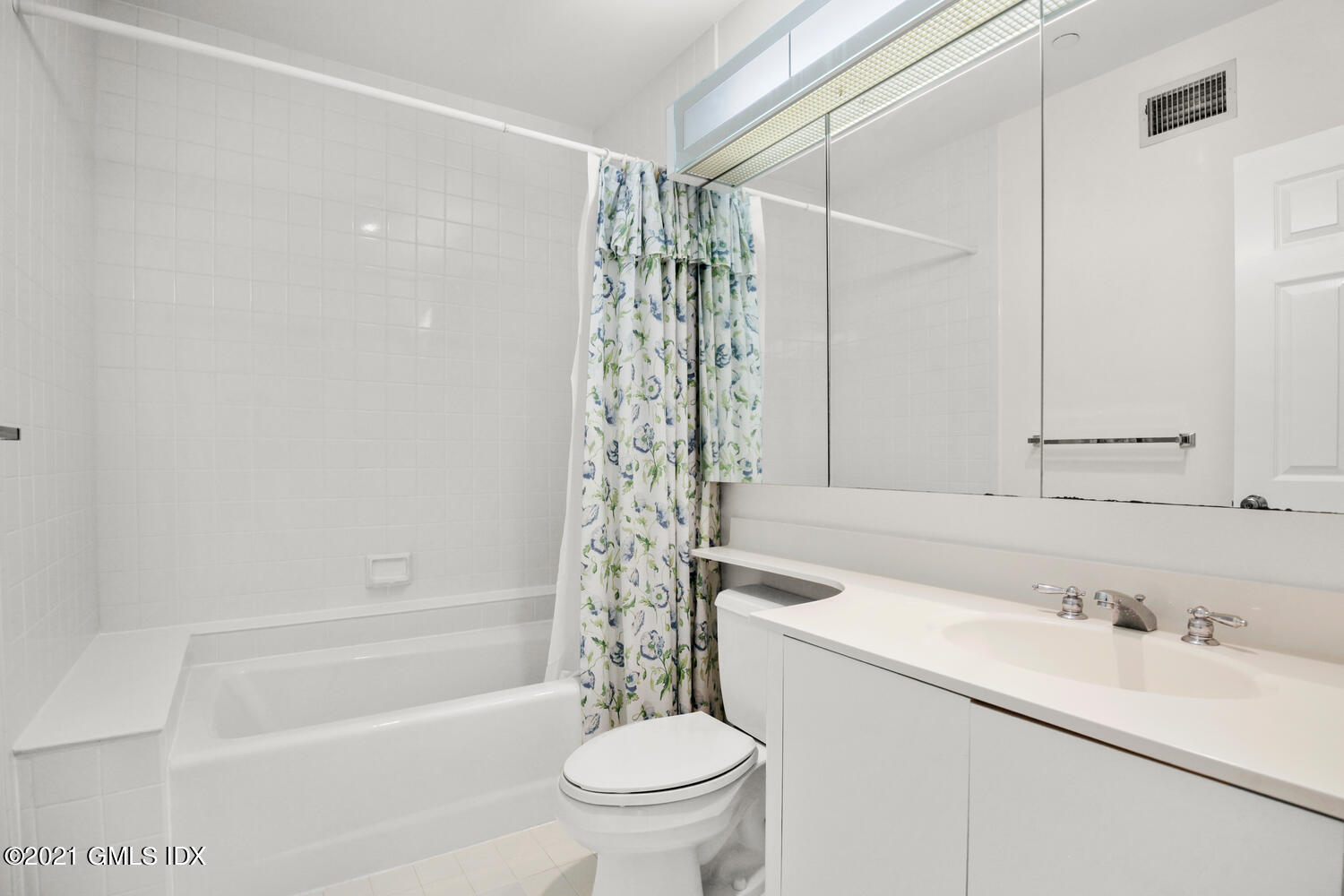 51 Forest Avenue, 19