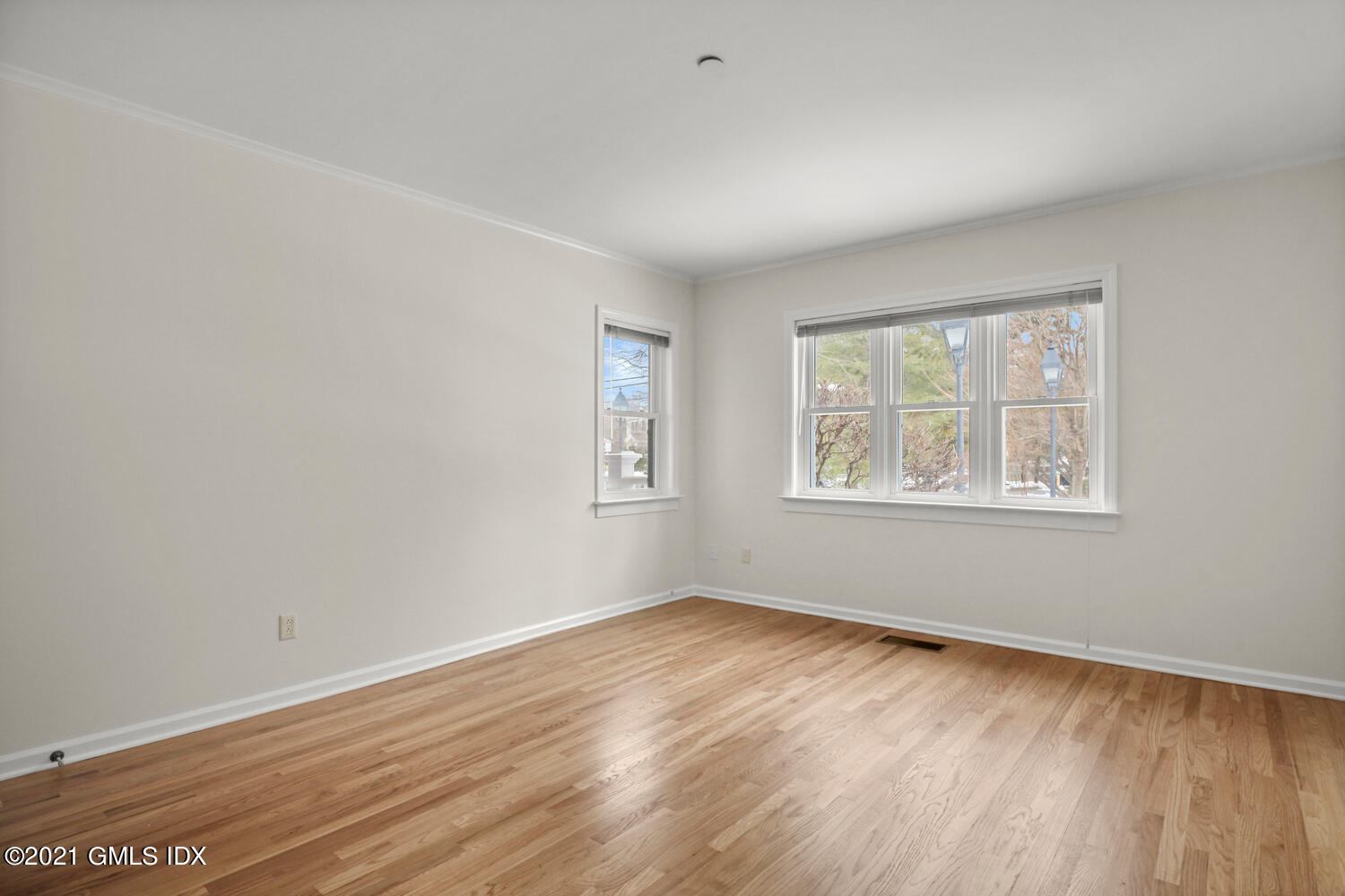 51 Forest Avenue, 19